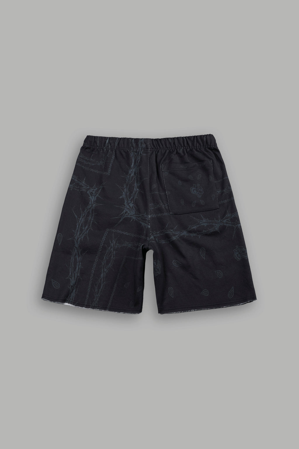 Wolves Pyramid Grunge Oversized Raw Hem Post Lounge Sweat Shorts in Black Thorn Paisley — imagem 3