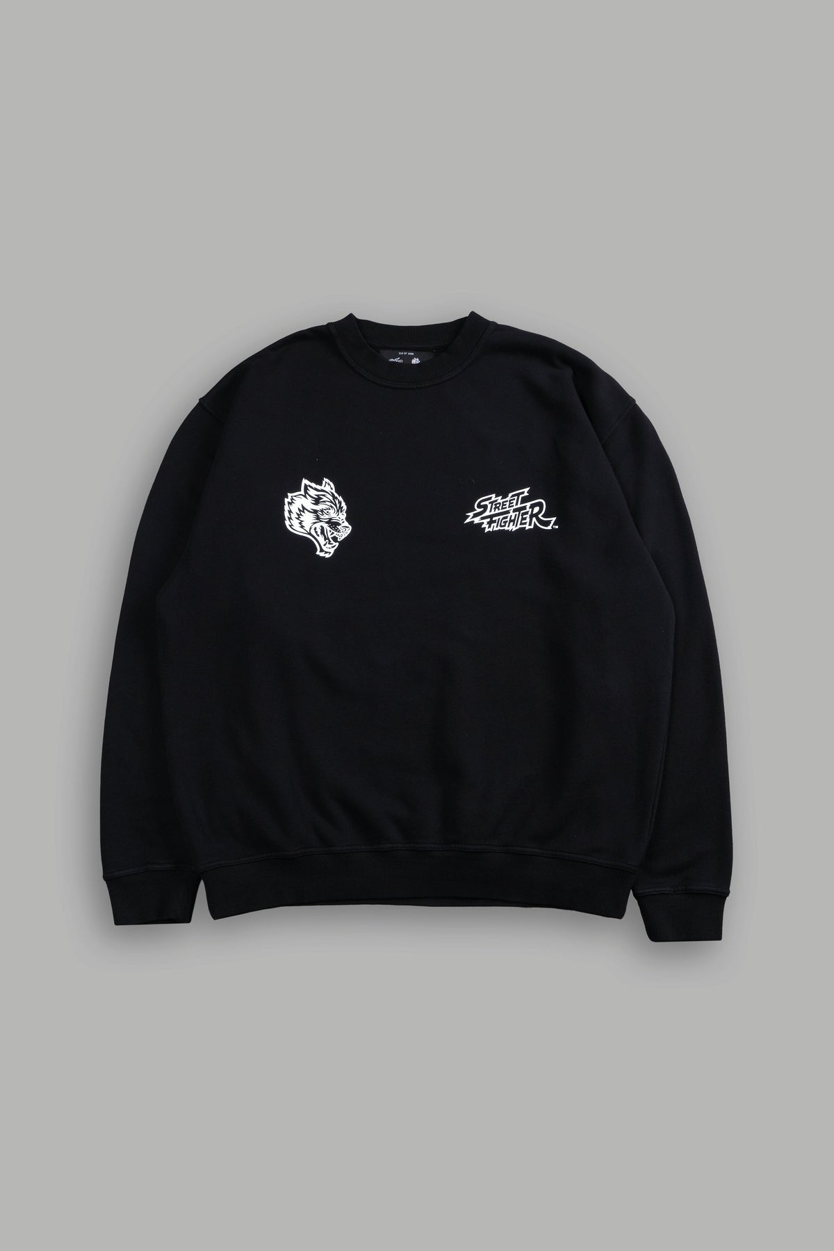 Final Boss Unisex London Crewneck in Black - imagem 3