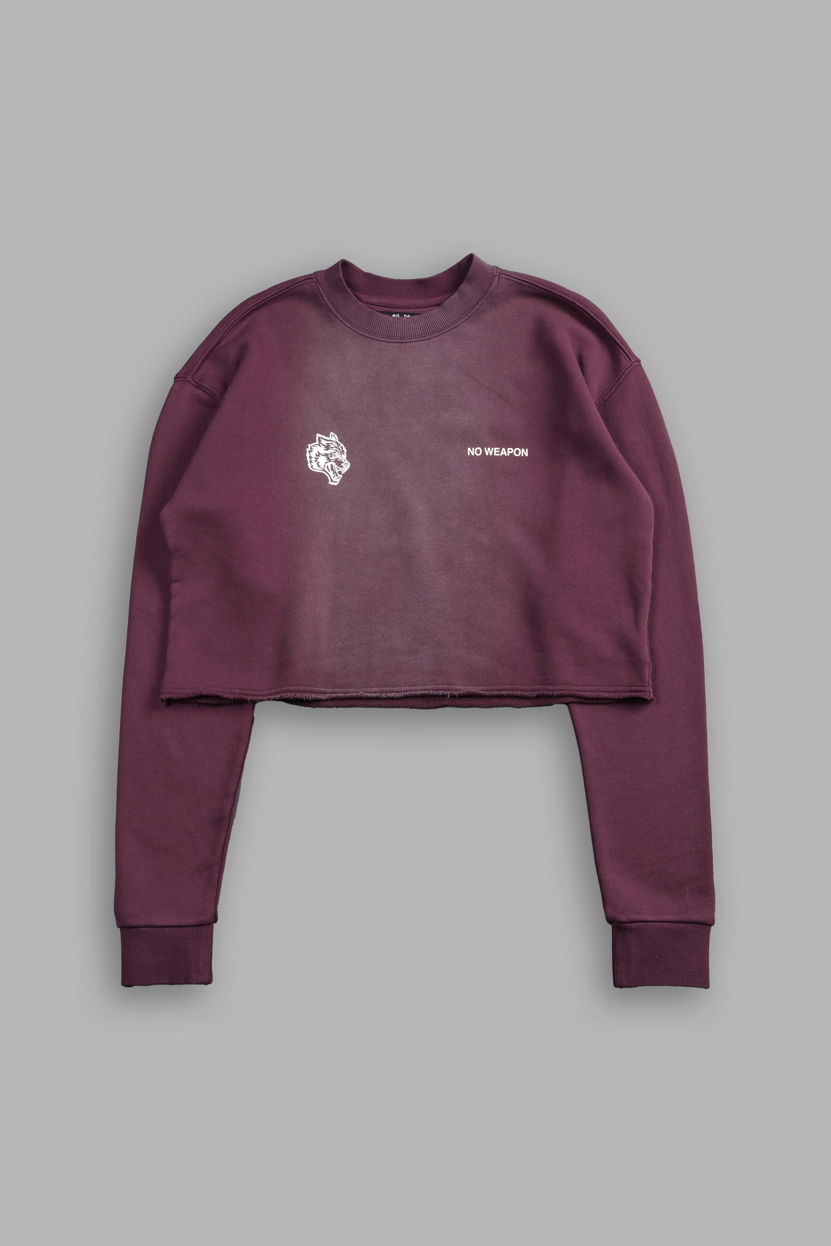 No Weapon Shall Prosper (Cropped) Crewneck in Cherry Wine Tonal Sun Fade — imagem 3