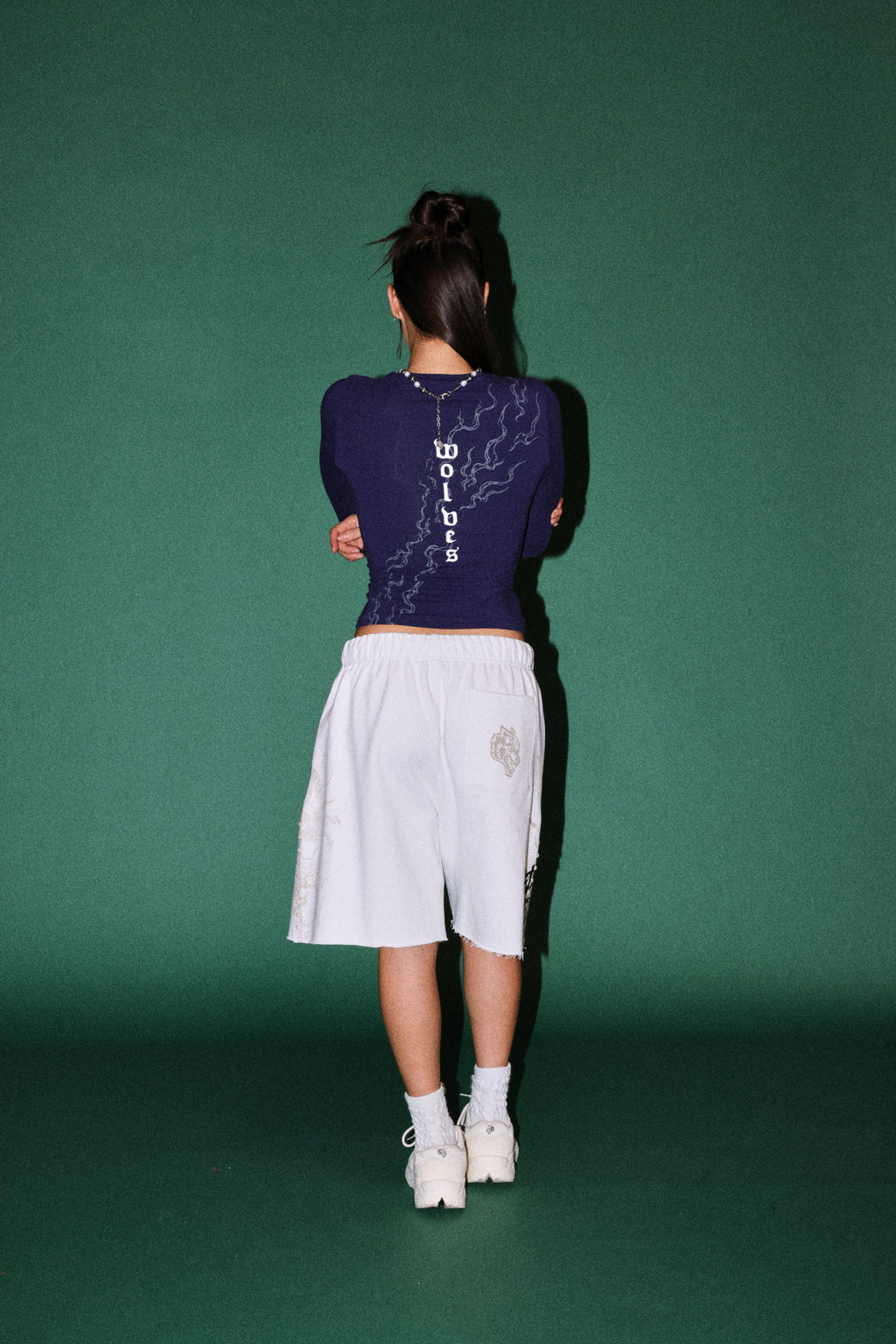 Kokuryu Grunge Oversized Raw Hem Post Lounge Sweat Shorts in Cream — imagem 8