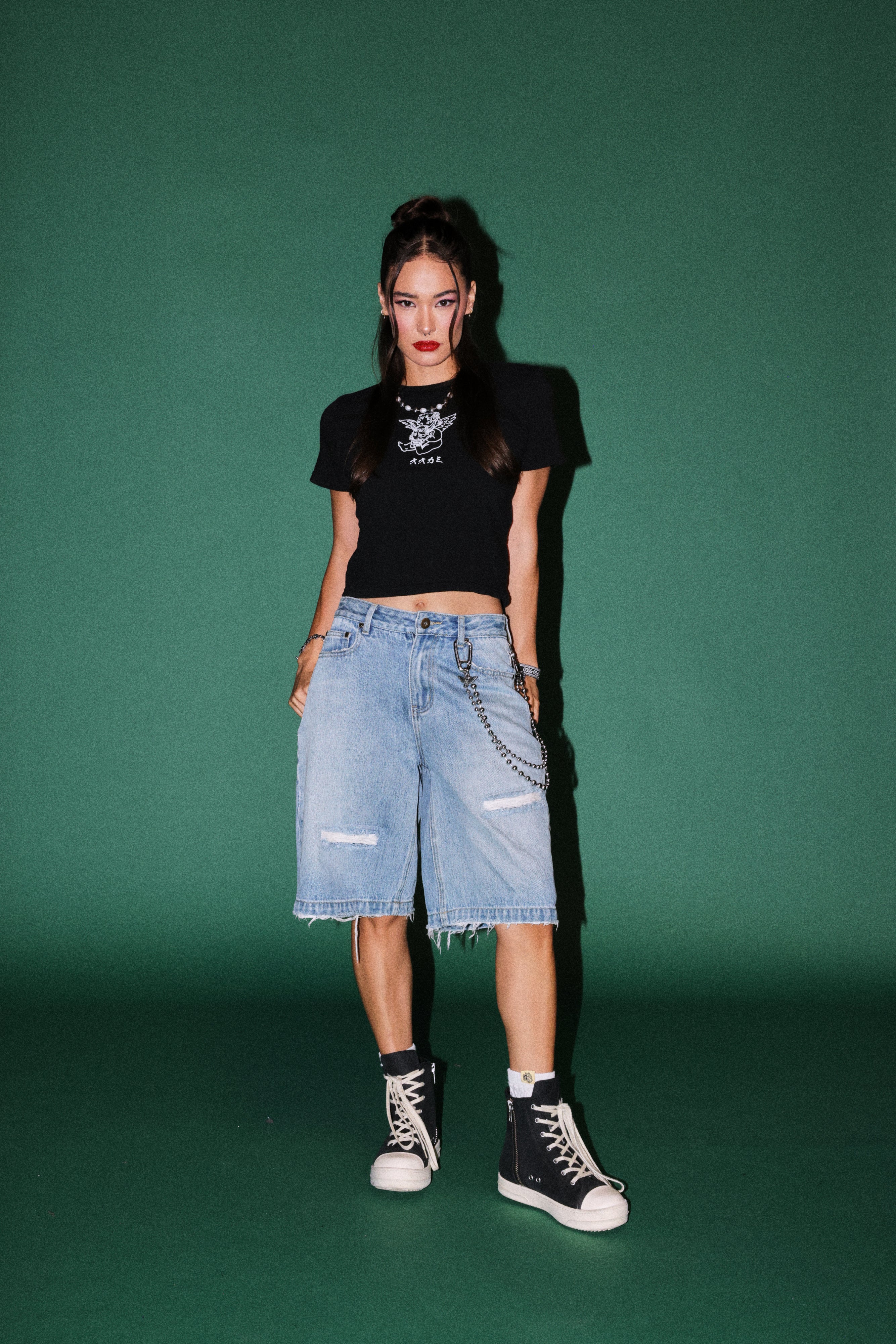 Oni Cherub Timeless Tee in Black — imagem 3
