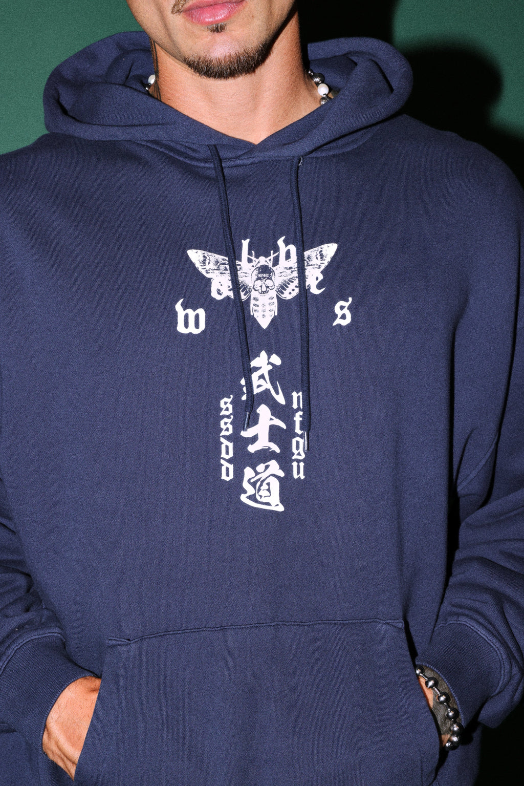 Shinigami'S Embrace Bishop Hoodie in Navy — imagem 5