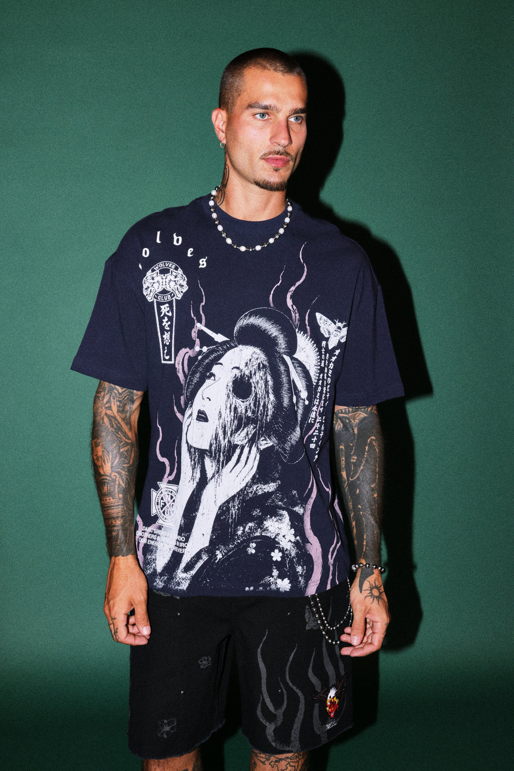 Mourning Flame Premium Oversized Tee in Navy — imagem 4