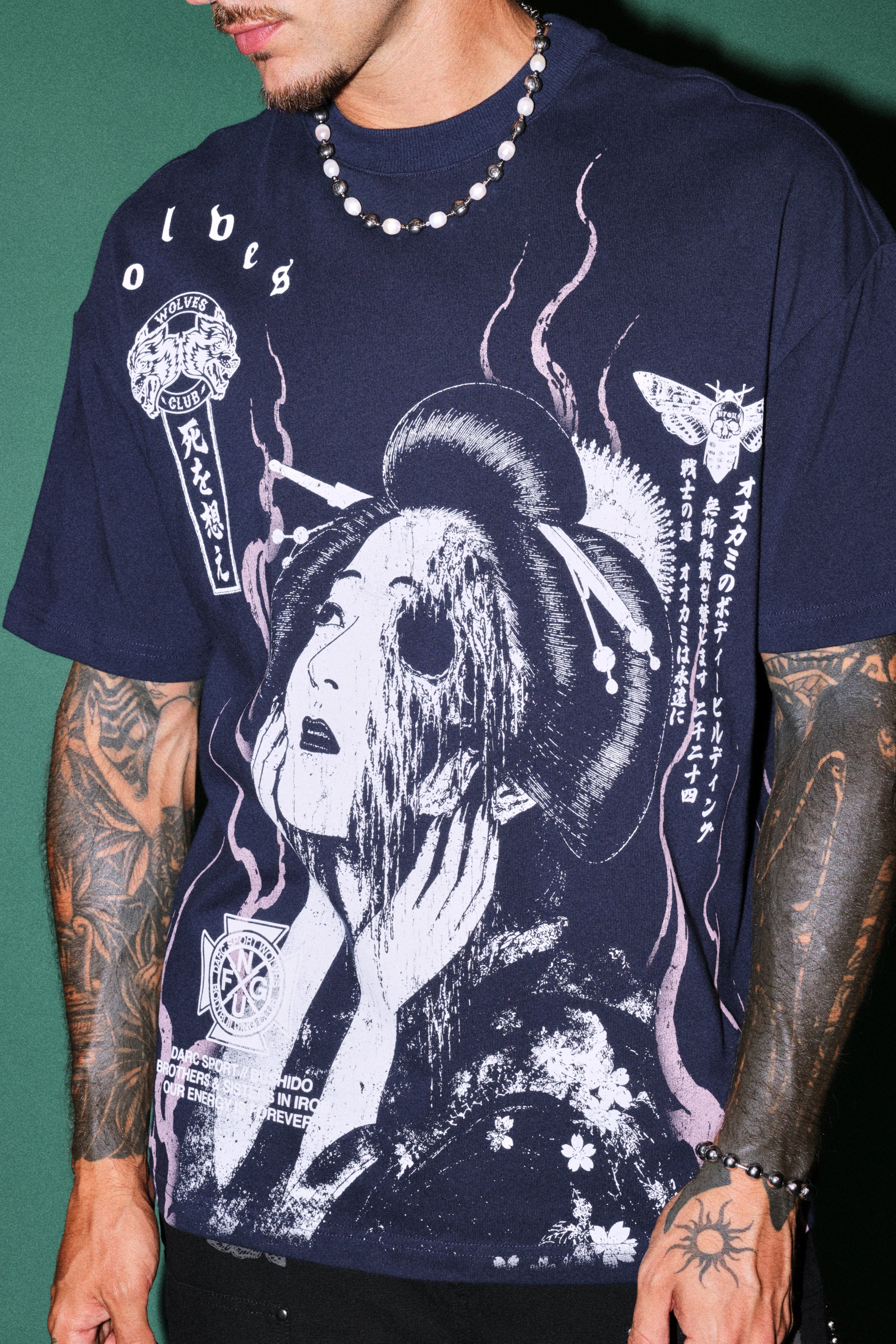 Mourning Flame Premium Oversized Tee in Navy — imagem 5