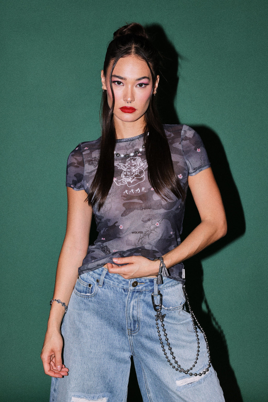 Oni Cherub Leah Mesh Ss Tee in Warrior In A Garden Black Camo — imagem 1