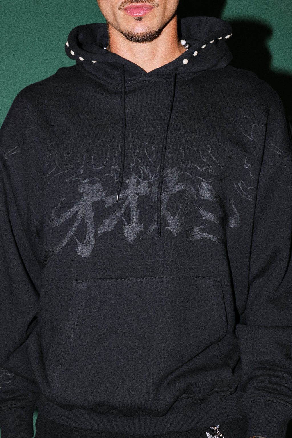 Okami Forever Bishop Hoodie in Black — imagem 9