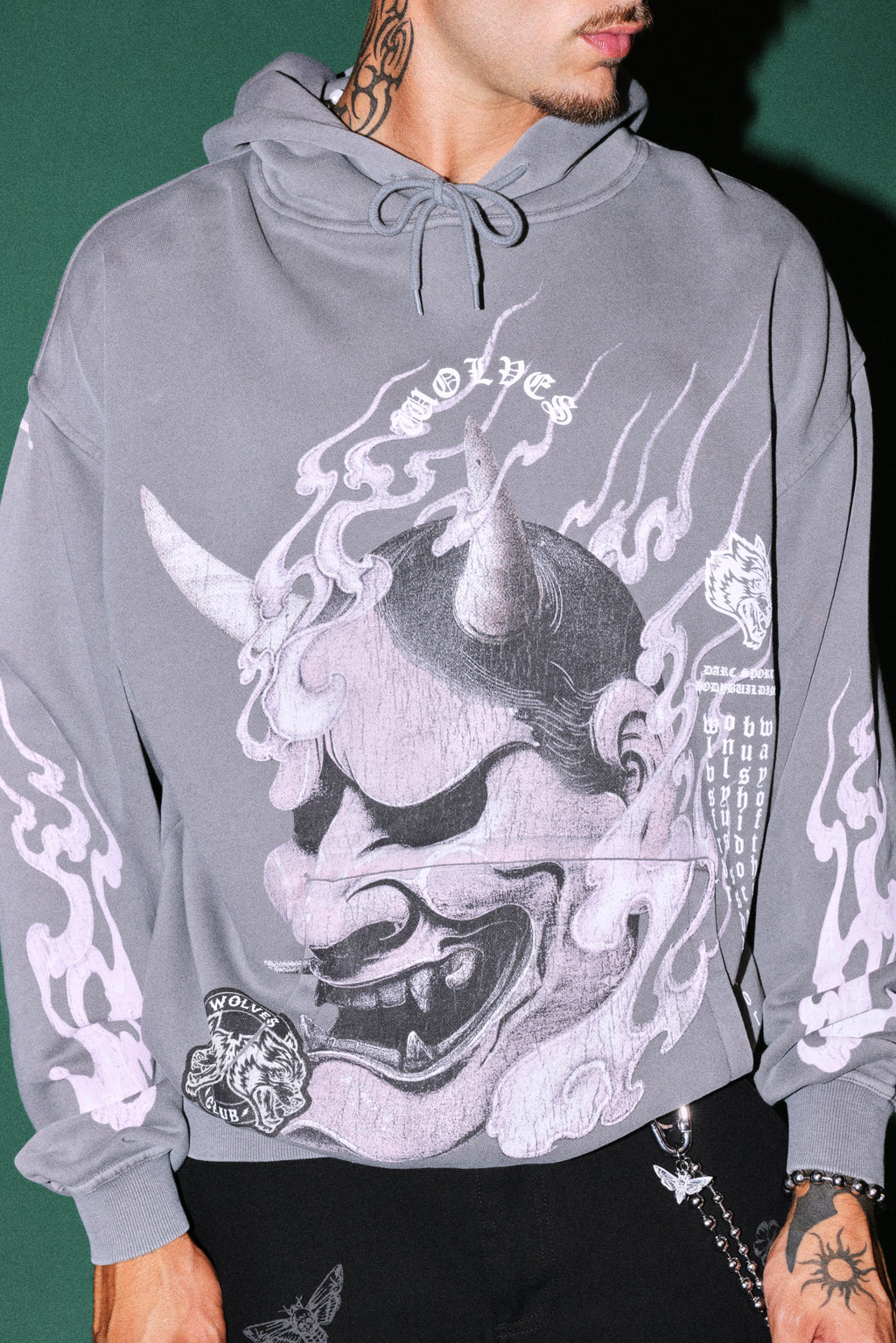 Wolves Club Oni Inferno Bishop Hoodie in Slate Gray — imagem 6