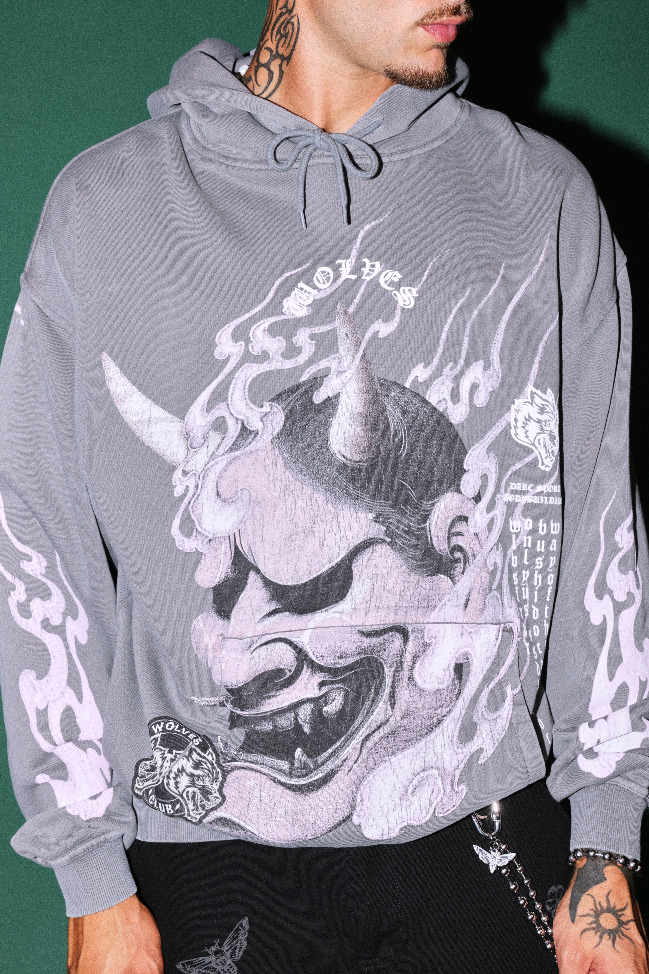 Wolves Club Oni Inferno Bishop Hoodie in Slate Gray — imagem 6