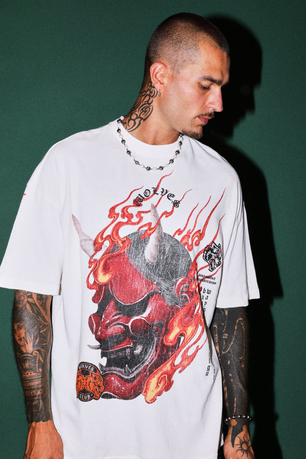 Wolves Club Oni Inferno Premium Oversized Tee in Cream — imagem 1