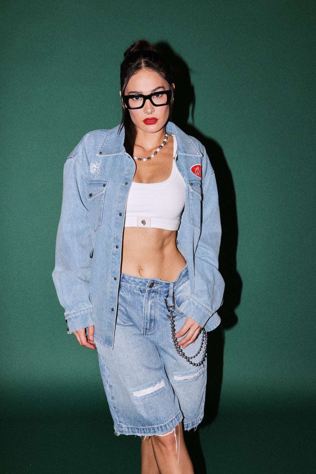Wlvsfrvr Patch Winslow Denim Shirt Jacket in Light Wash — imagem 8