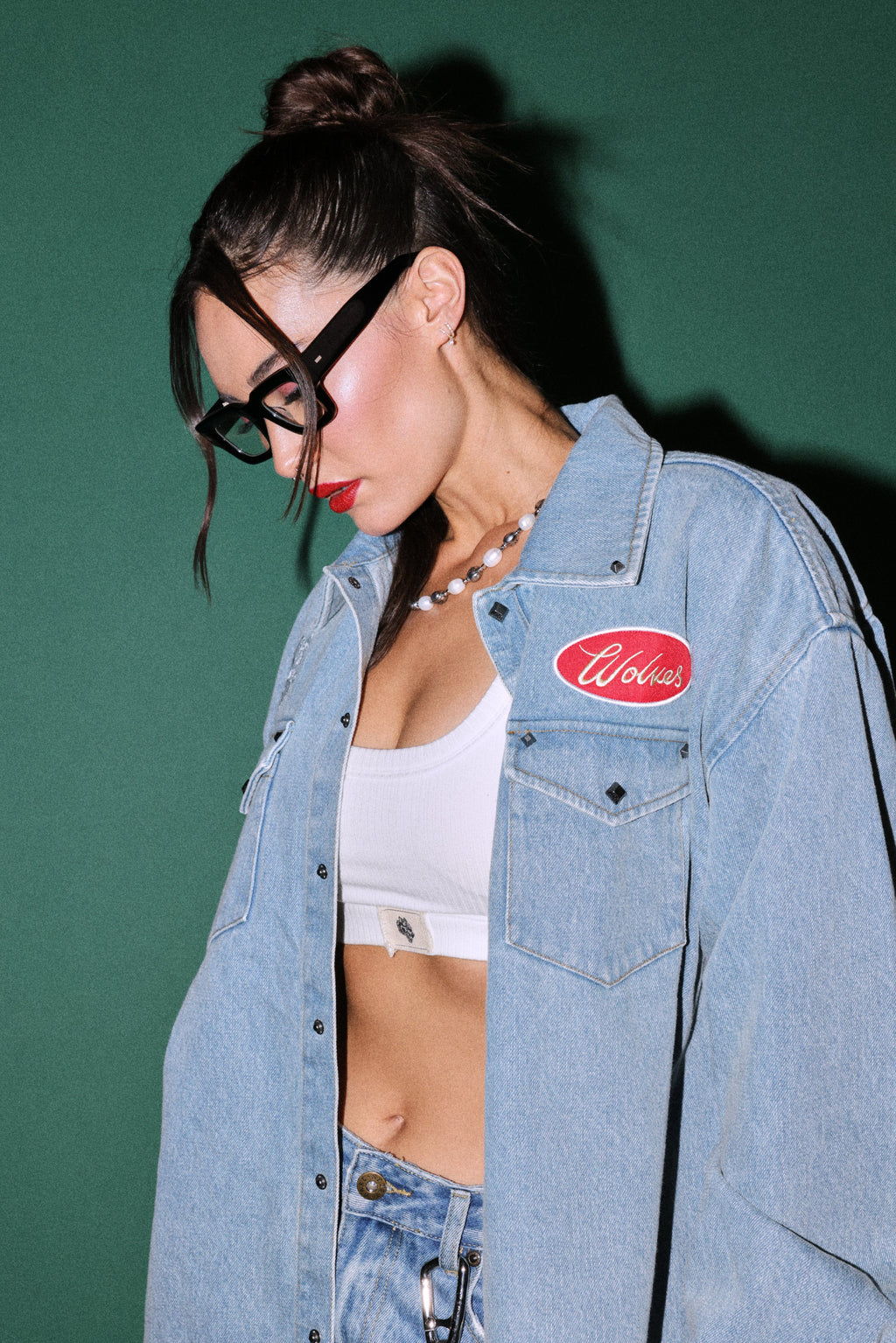 Wlvsfrvr Patch Winslow Denim Shirt Jacket in Light Wash — imagem 12