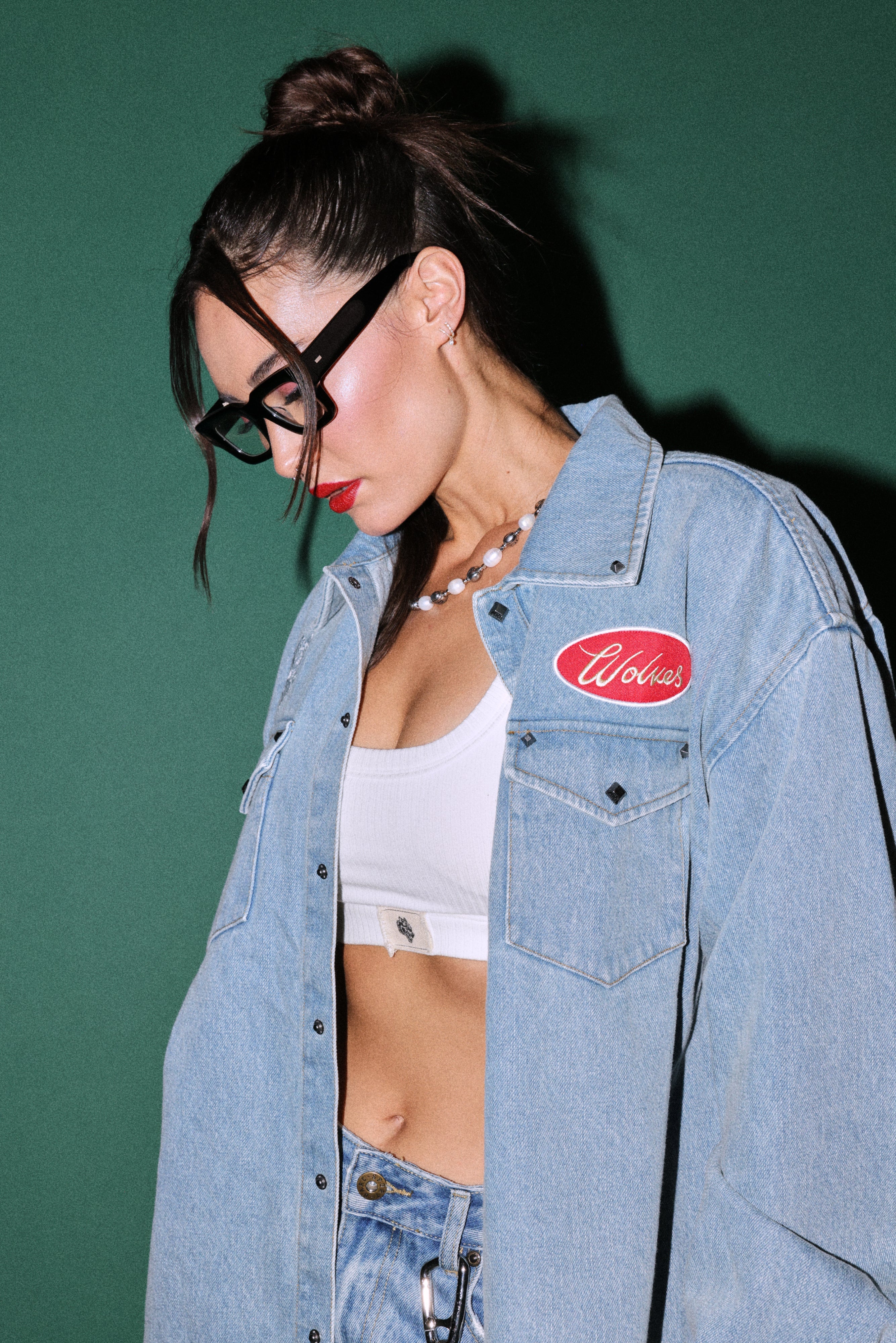 Wlvsfrvr Patch Winslow Denim Shirt Jacket in Light Wash — imagem 12