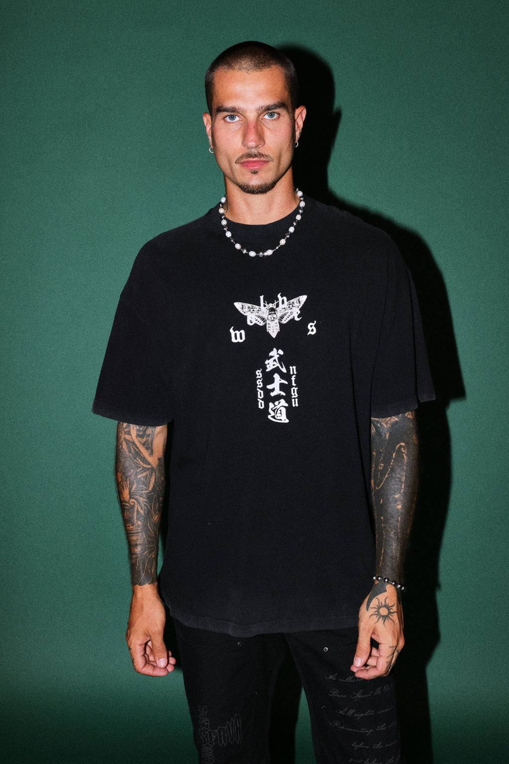 Shinigami'S Embrace Premium Oversized Tee in Black — imagem 2