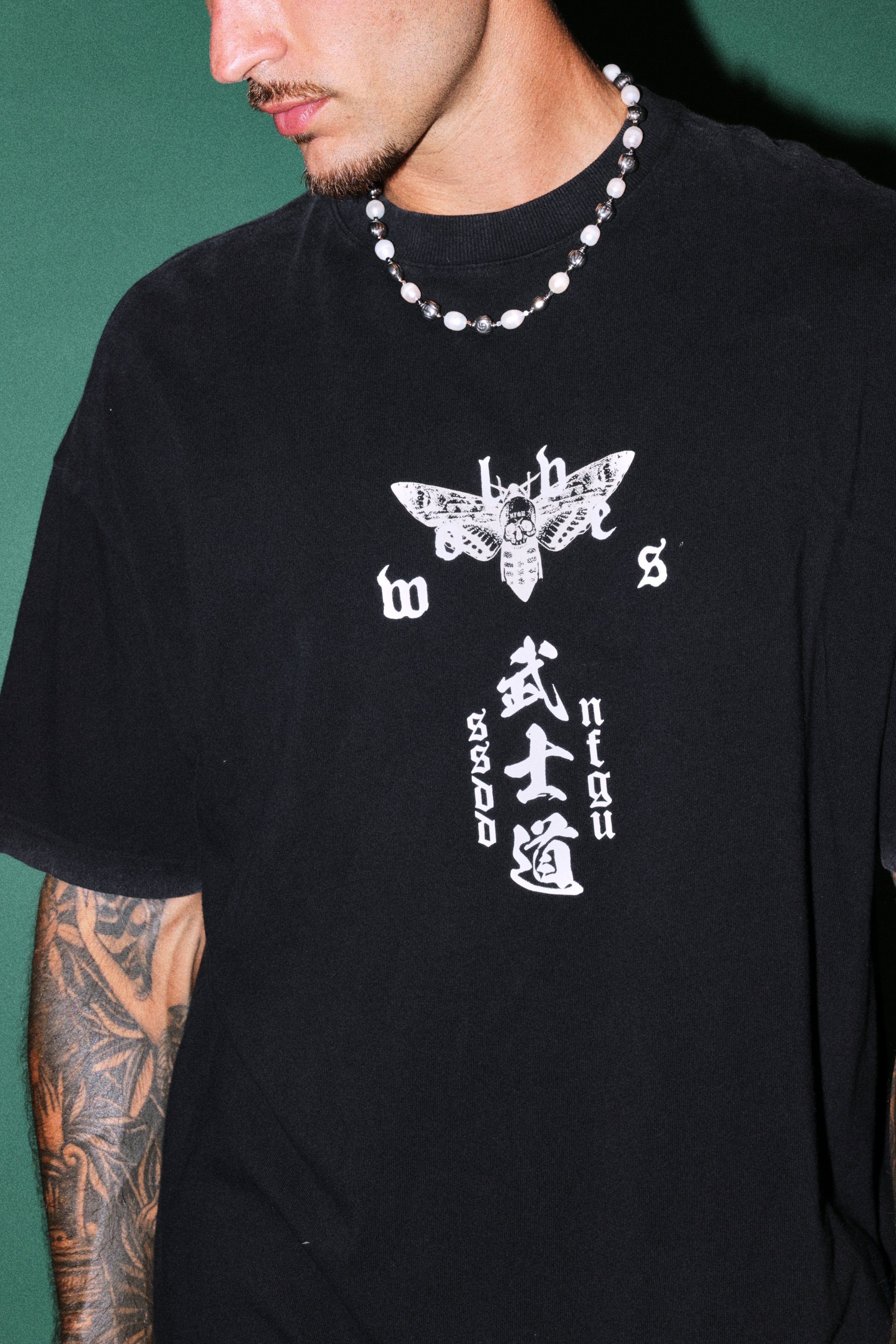 Shinigami'S Embrace Premium Oversized Tee in Black — imagem 5