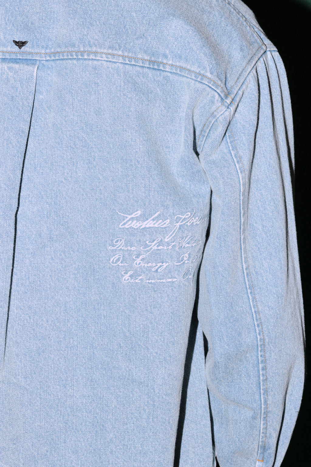 Wlvsfrvr Patch Winslow Denim Shirt Jacket in Light Wash — imagem 7