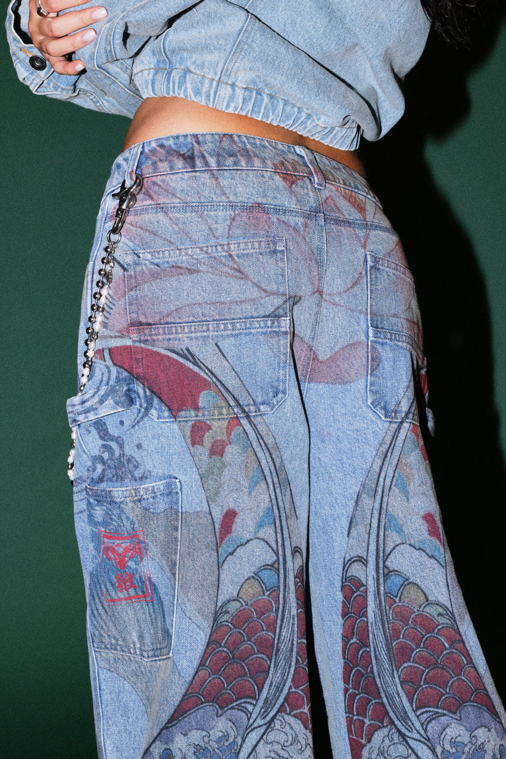 Darc Koi Wide Leg Carpenter Denim in Light Wash — imagem 7