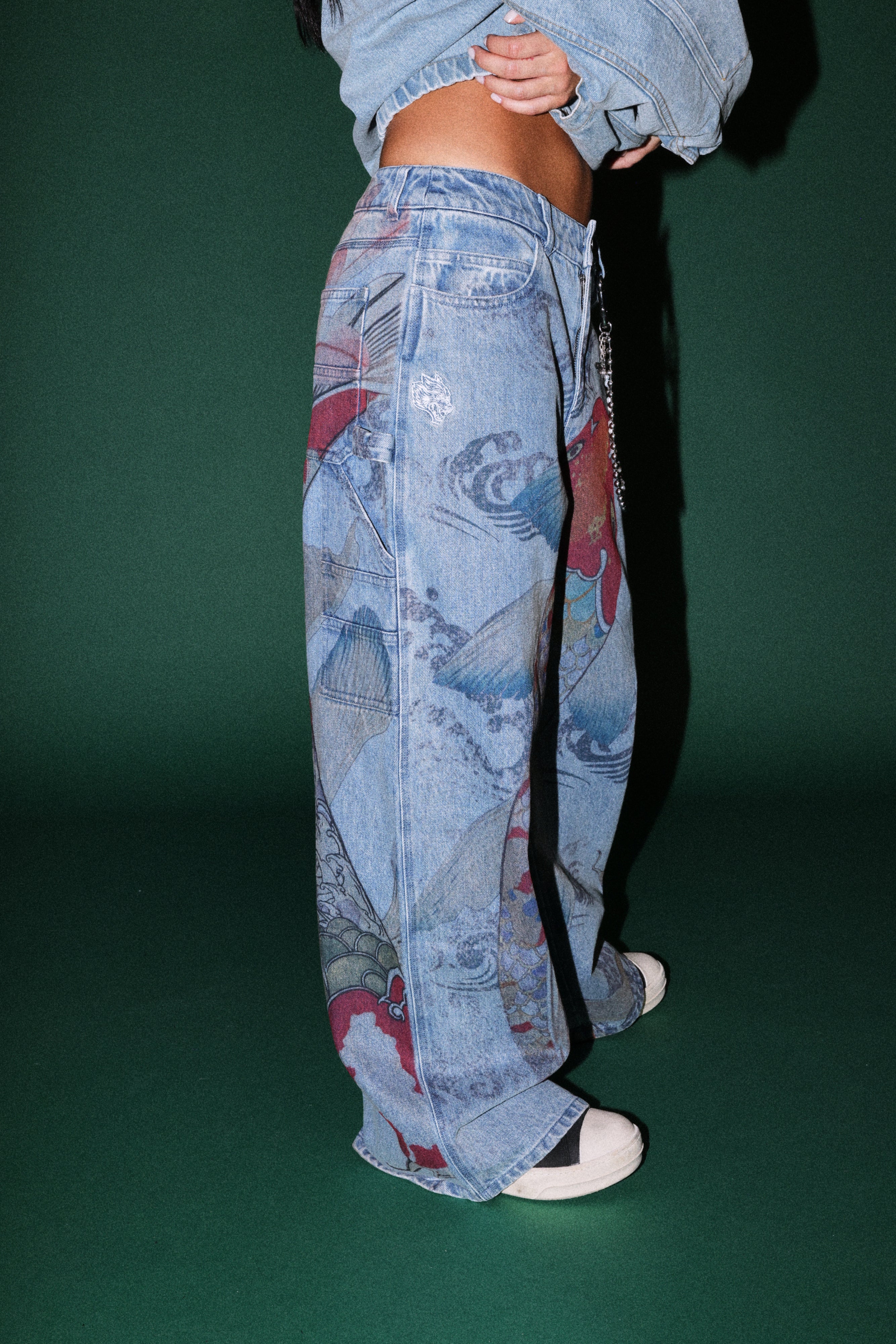 Darc Koi Wide Leg Carpenter Denim in Light Wash — imagem 4