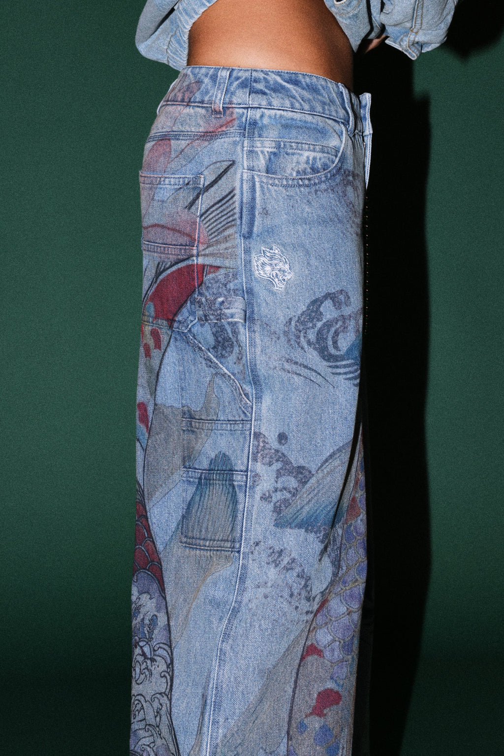 Darc Koi Wide Leg Carpenter Denim in Light Wash — imagem 8