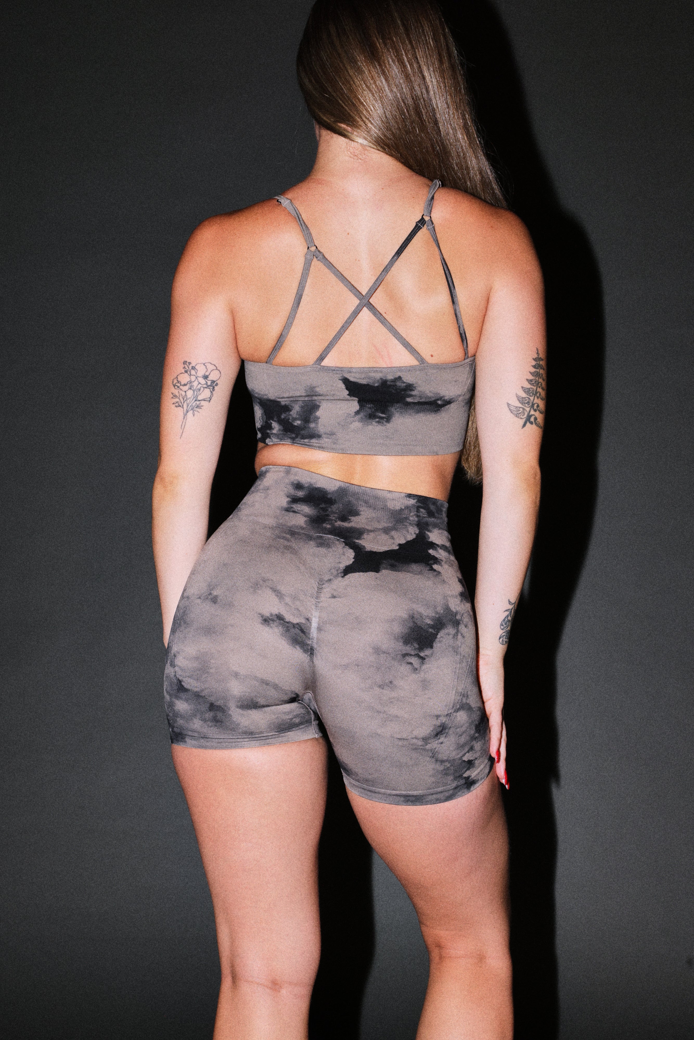 Loyalty Everson Seamless "Huxley" Shorts in Taupe Ghost Clouds — imagem 2
