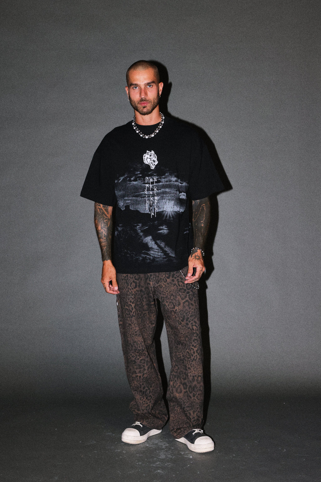 Our Journey Premium Oversized Tee in Black — imagem 5
