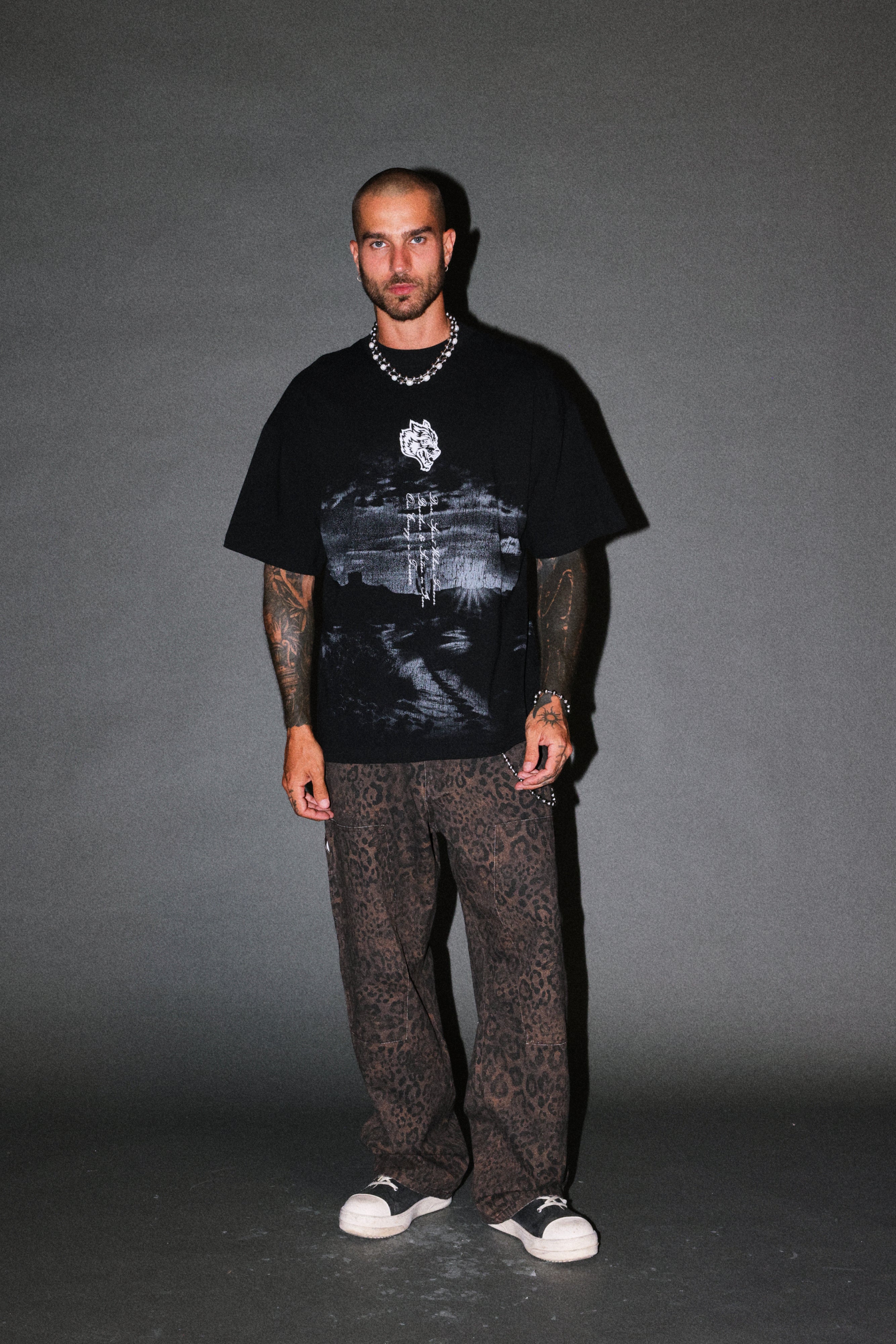 Our Journey Premium Oversized Tee in Black — imagem 5
