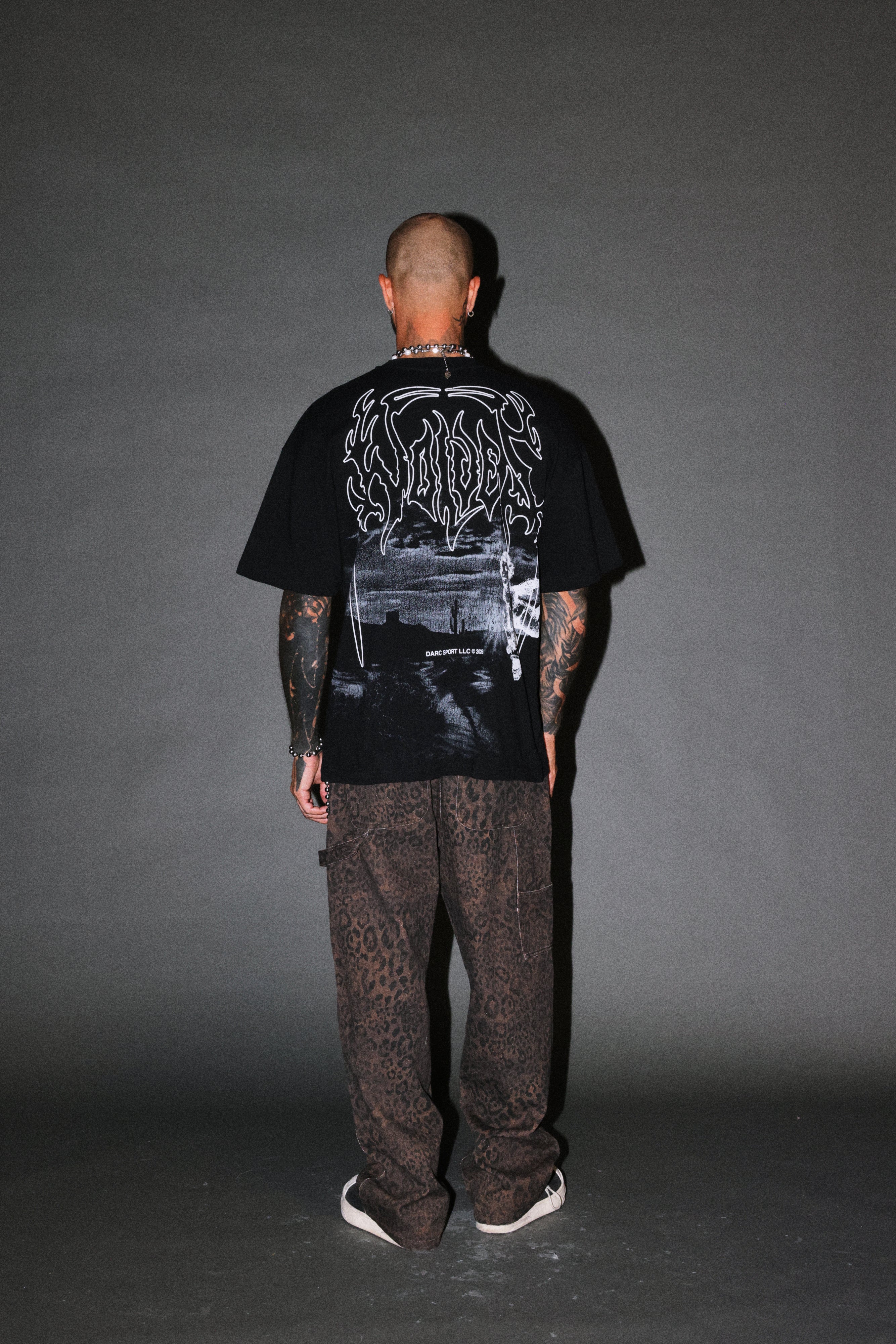 Our Journey Premium Oversized Tee in Black — imagem 6
