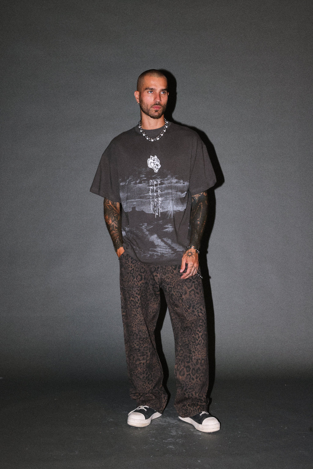 Our Journey Premium Oversized Tee in Wolf Gray — imagem 5
