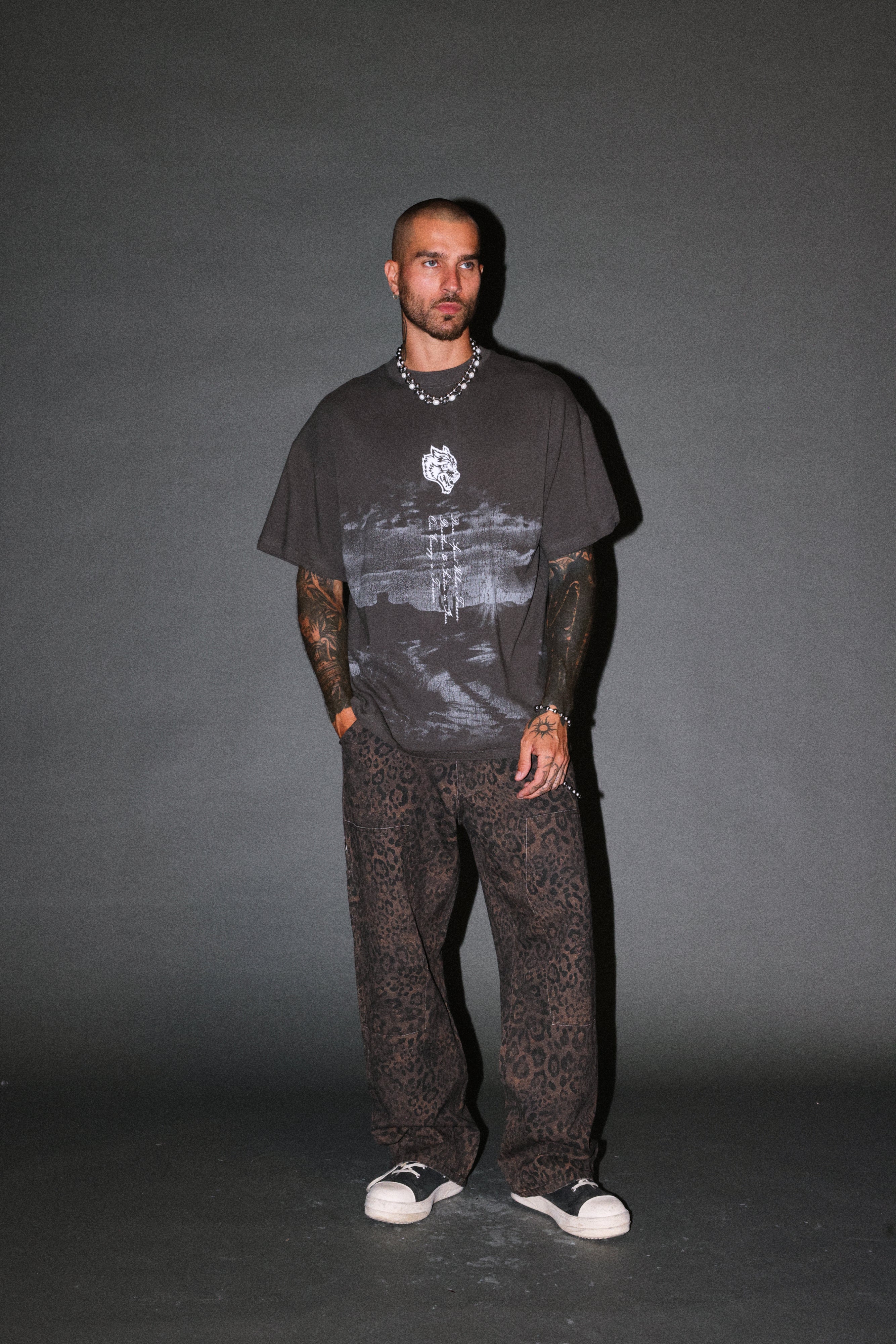 Our Journey Premium Oversized Tee in Wolf Gray — imagem 5