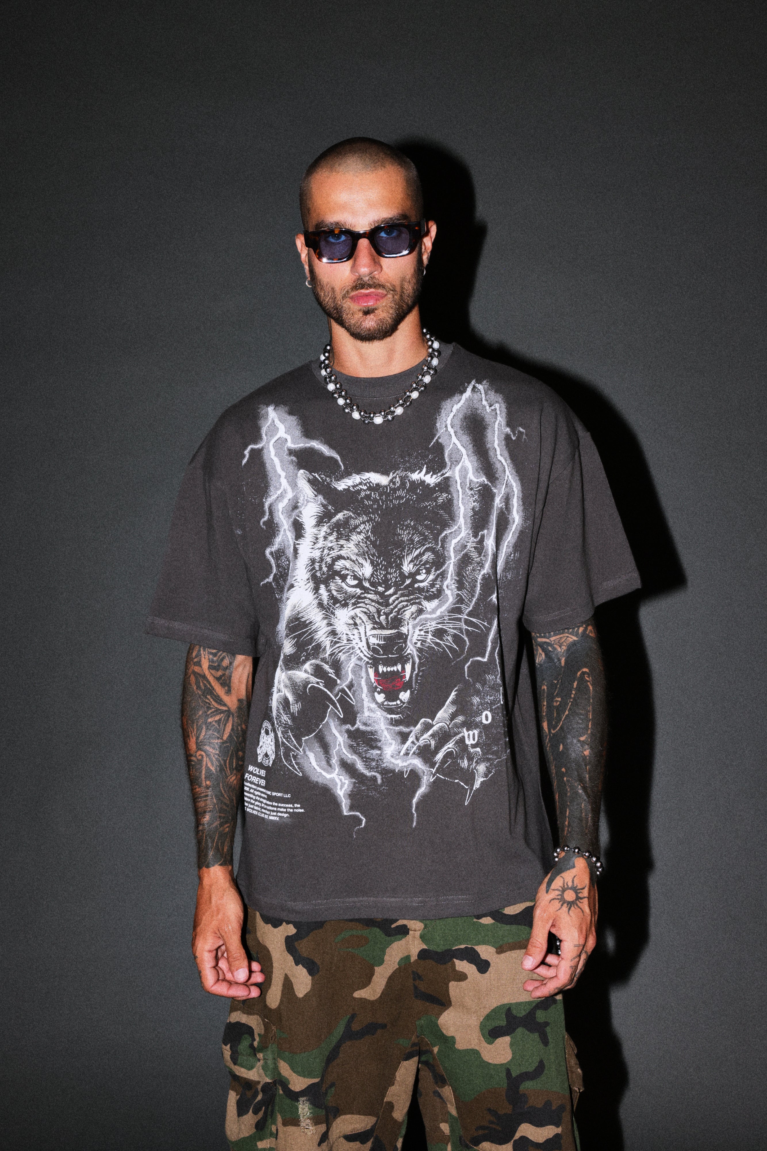 Trust Your Journey Premium Oversized Tee in Wolf Gray — imagem 4