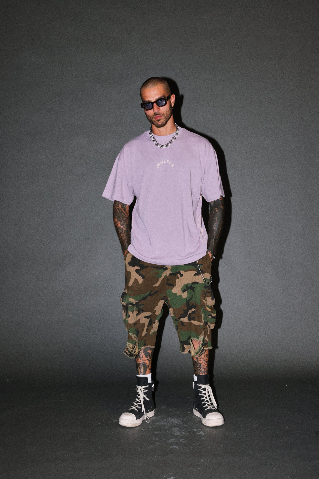 Wolves Never Back Down V2 Premium Oversized Tee in Purple Smoke — imagem 5