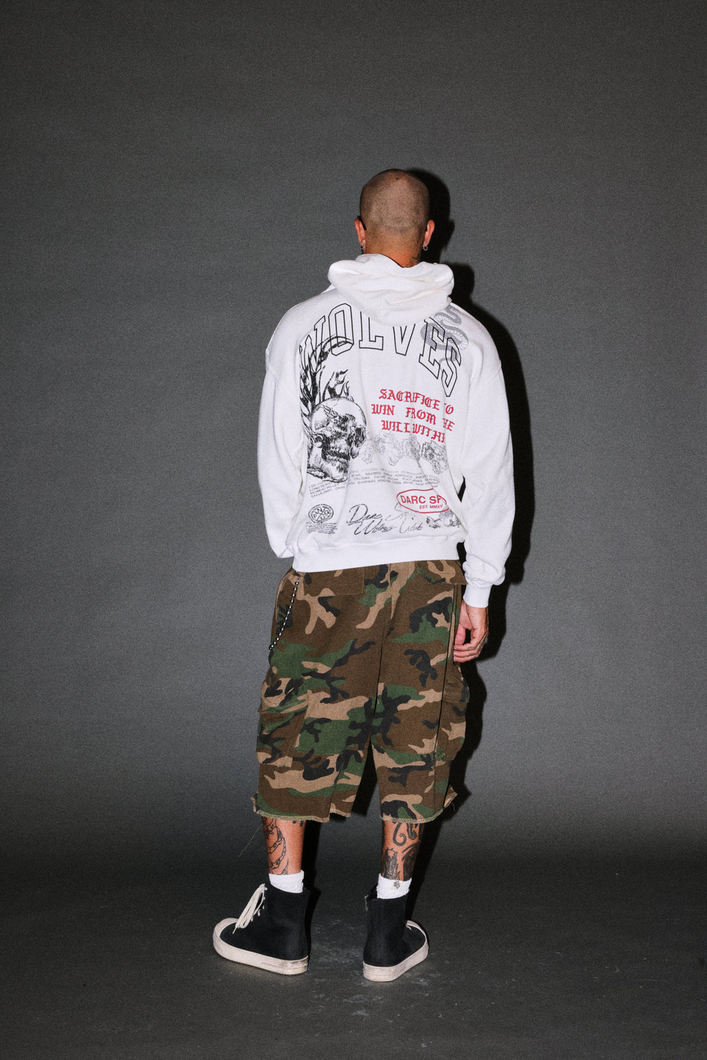 Flame Skull Pierce Hoodie in Cream — imagem 6
