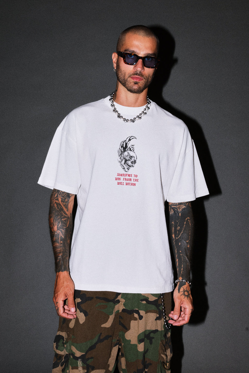 Flame Skull Premium Oversized Tee in Cream — imagem 2