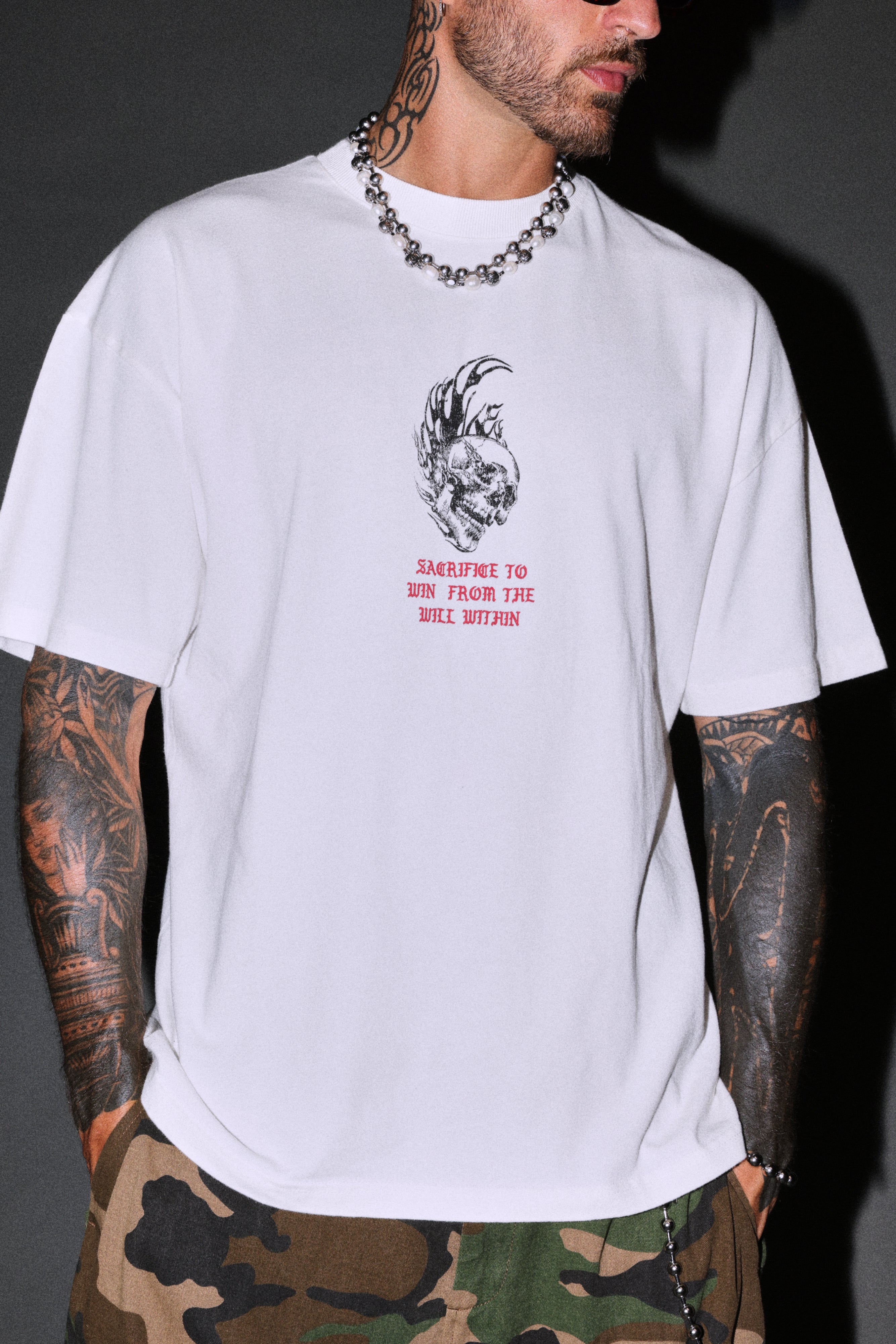 Flame Skull Premium Oversized Tee in Cream — imagem 7
