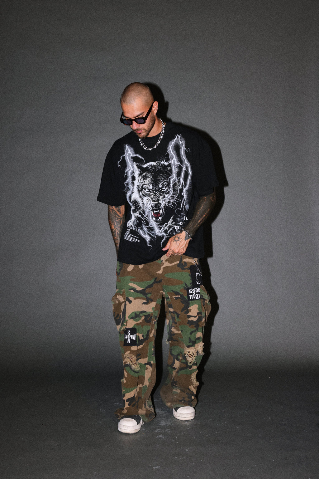 Trust Your Journey Premium Oversized Tee in Black — imagem 5