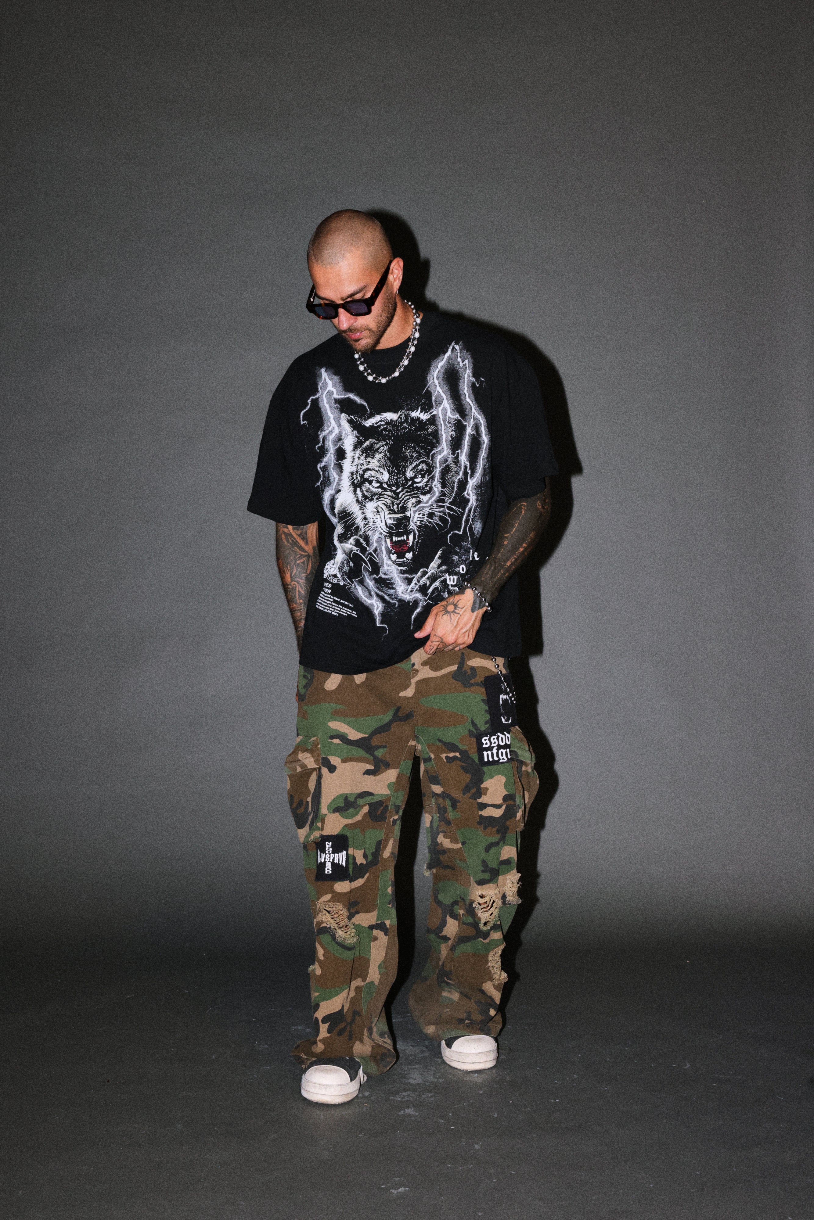 Trust Your Journey Premium Oversized Tee in Black — imagem 5