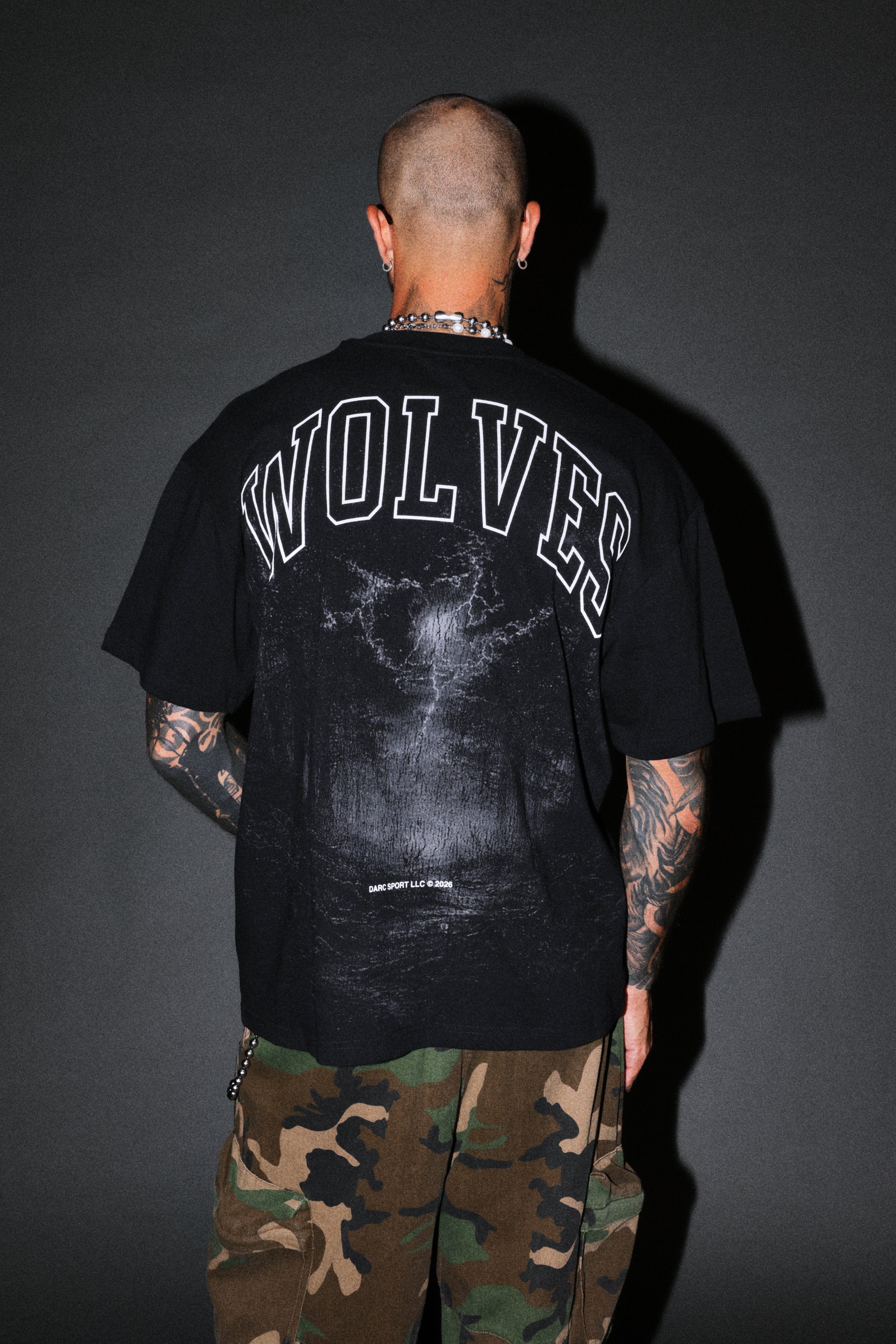 Trust Your Journey Premium Oversized Tee in Black — imagem 2