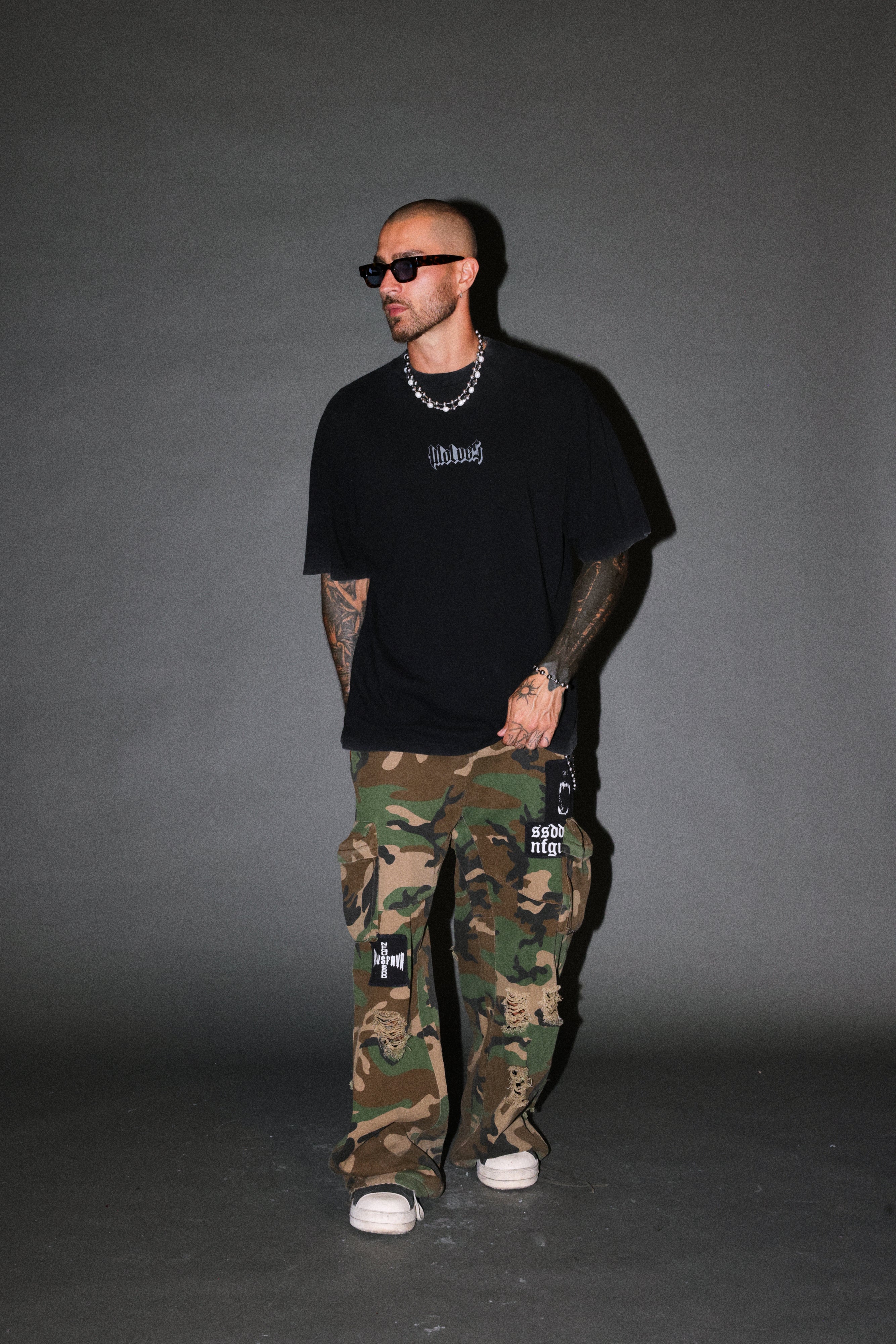 Ssddnfgu Hesh Premium Oversized Tee in Black — imagem 4