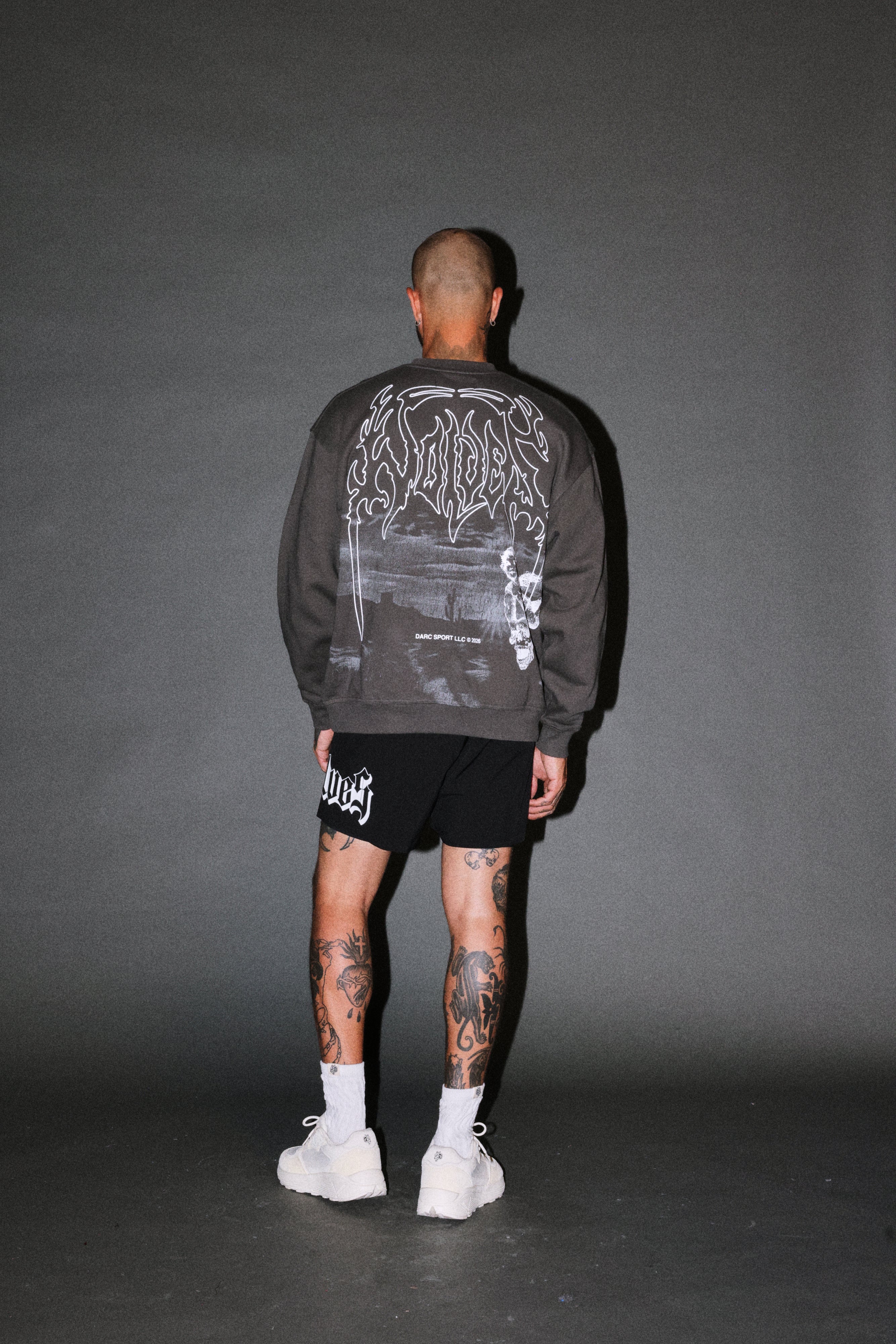 Our Journey London Crewneck in Wolf Gray — imagem 6