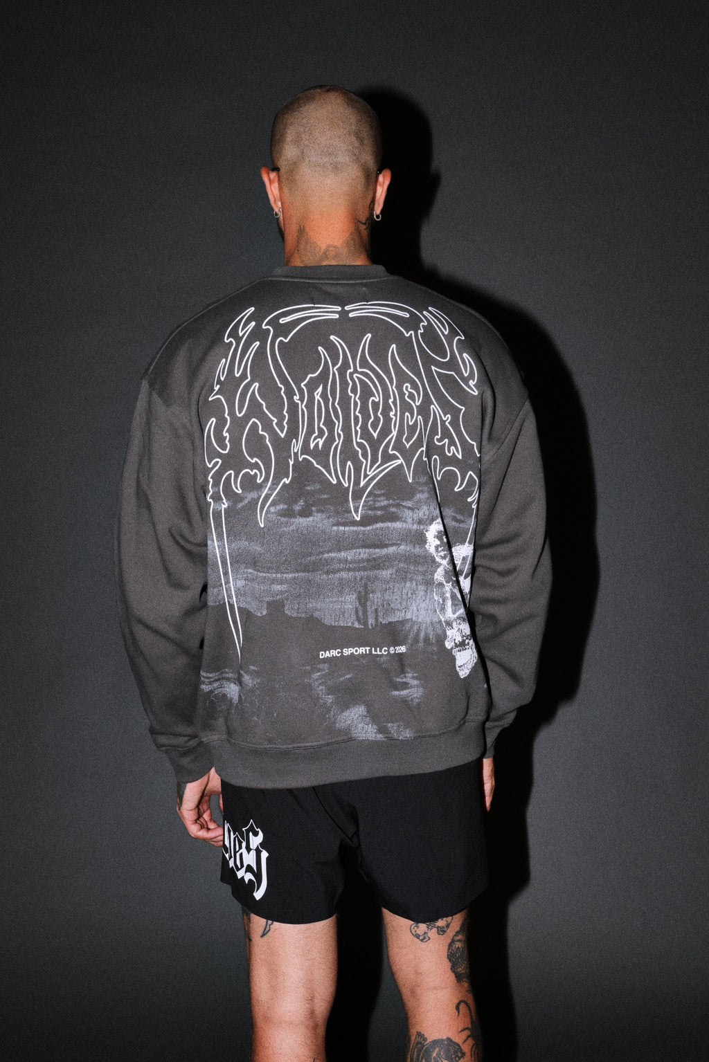 Our Journey London Crewneck in Wolf Gray — imagem 2