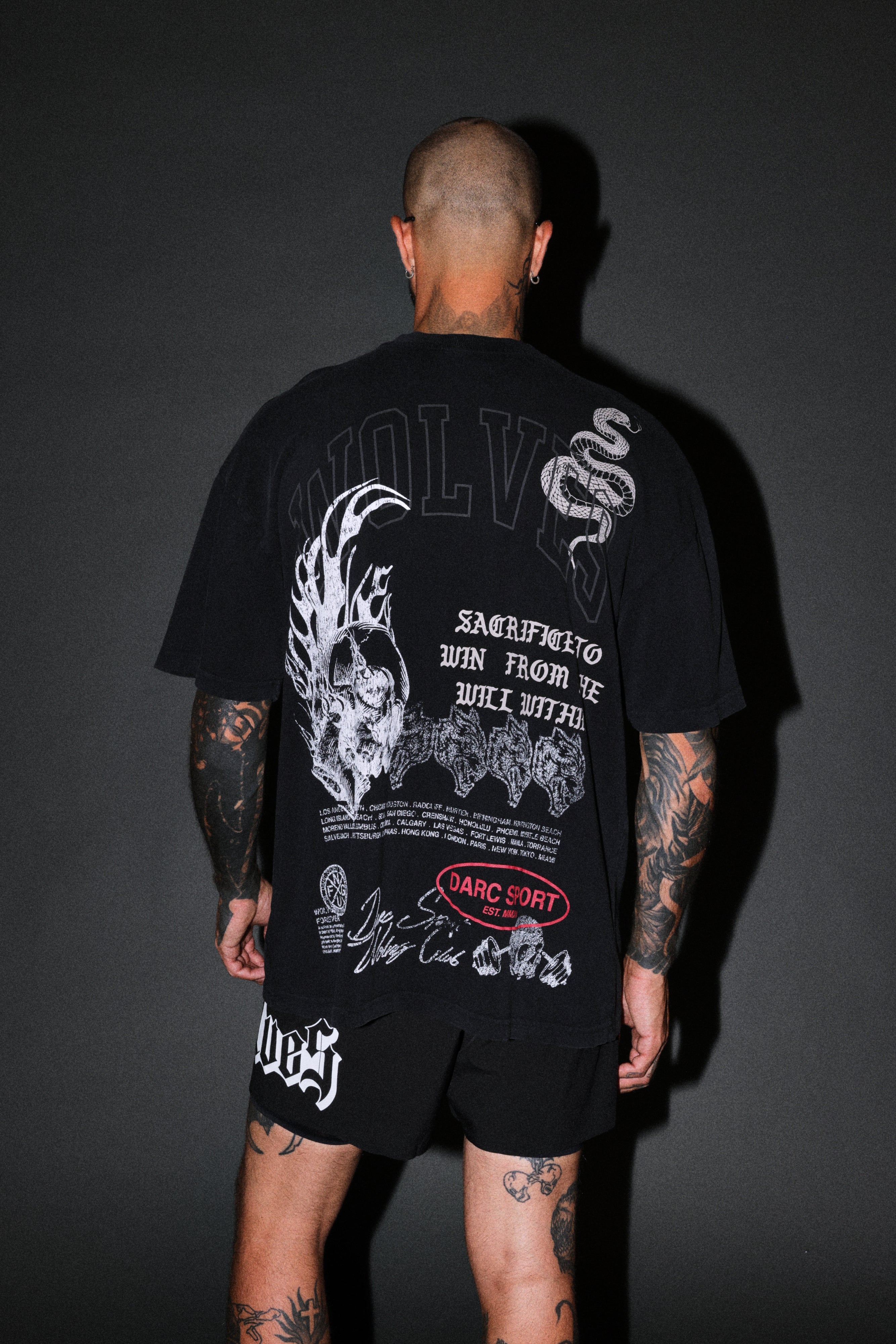 Flame Skull Premium Oversized Tee in Black — imagem 4