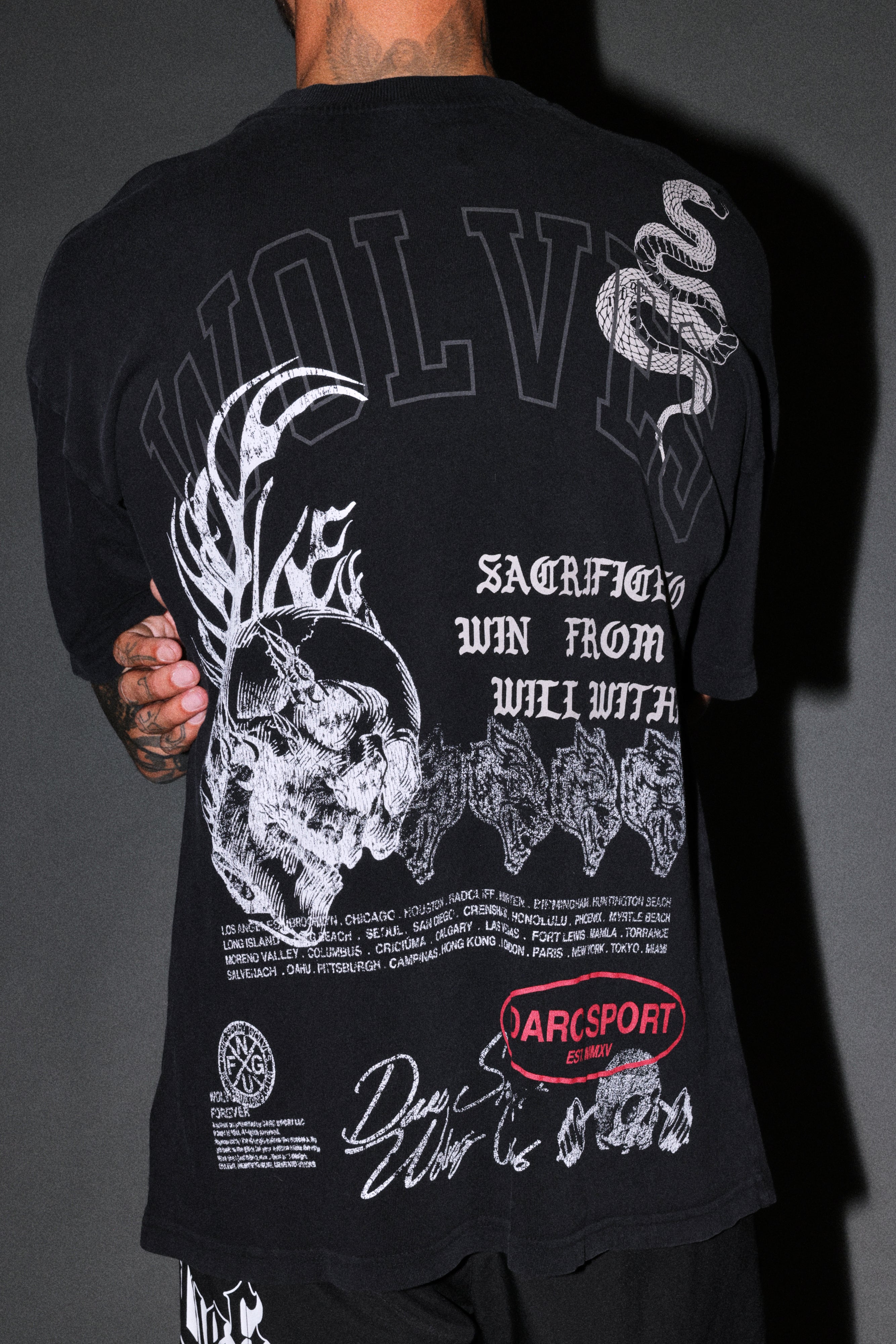 Flame Skull Premium Oversized Tee in Black — imagem 8
