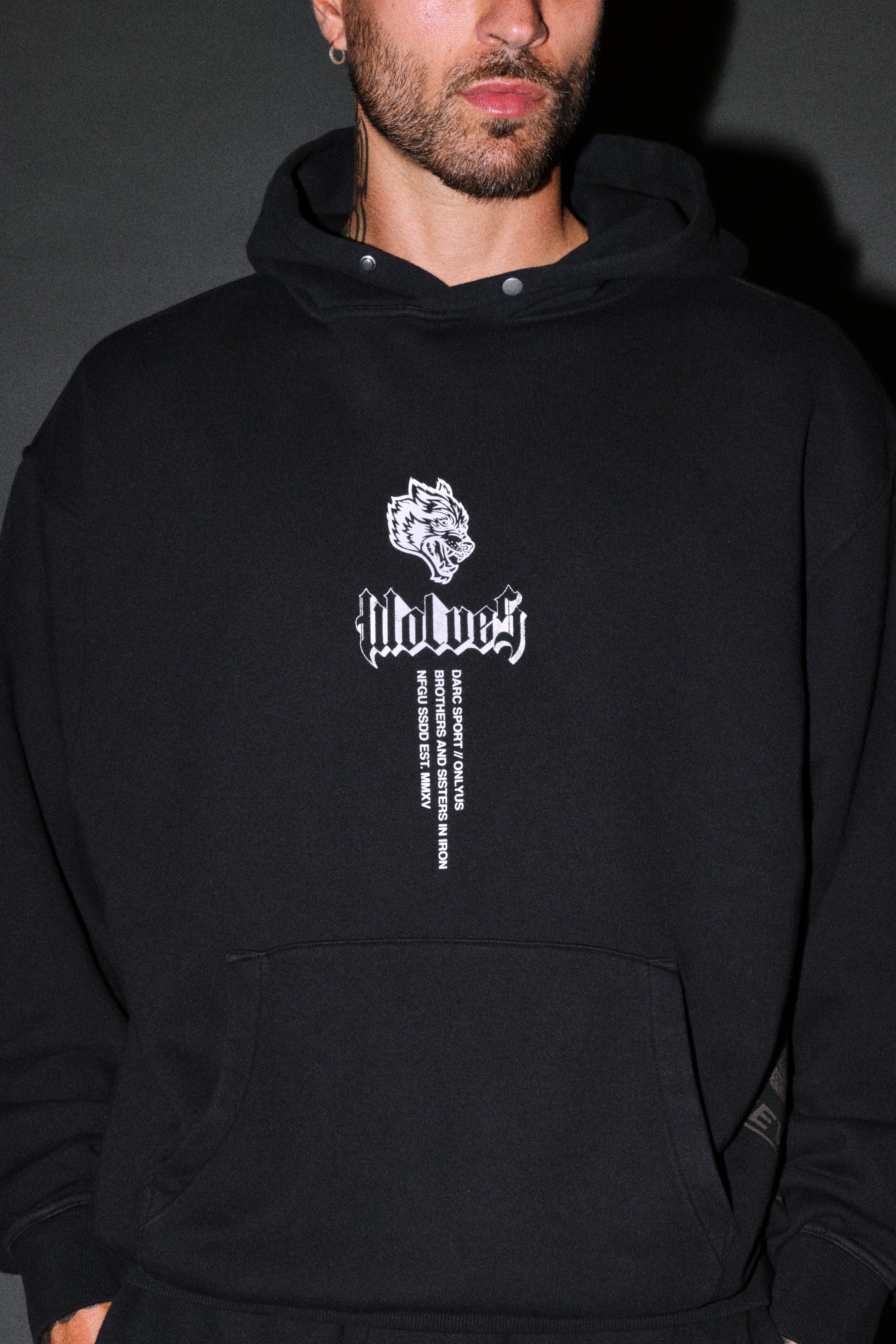 Free Will V2 Pierce Hoodie in Black — imagem 7