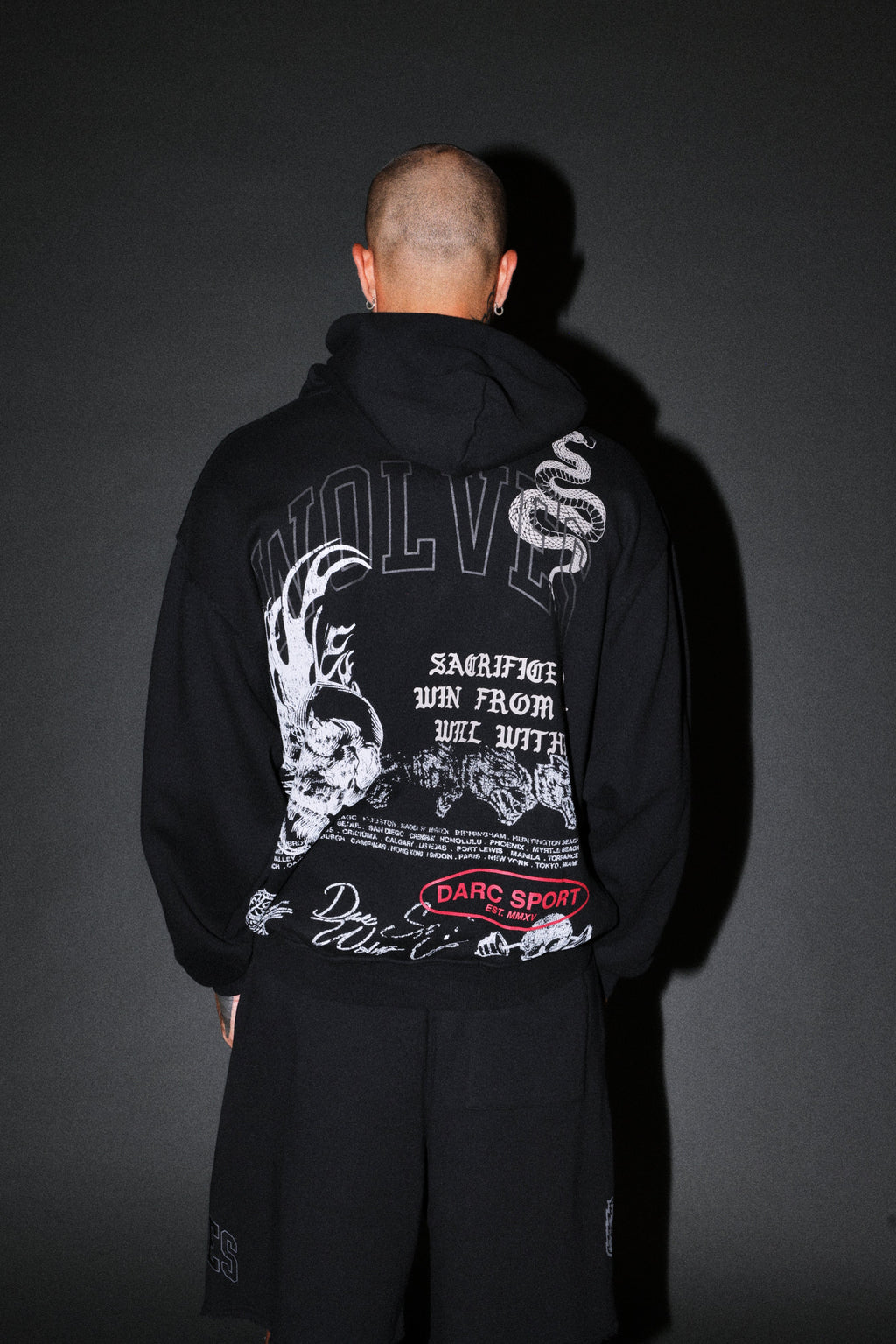 Flame Skull Pierce Hoodie in Black — imagem 4