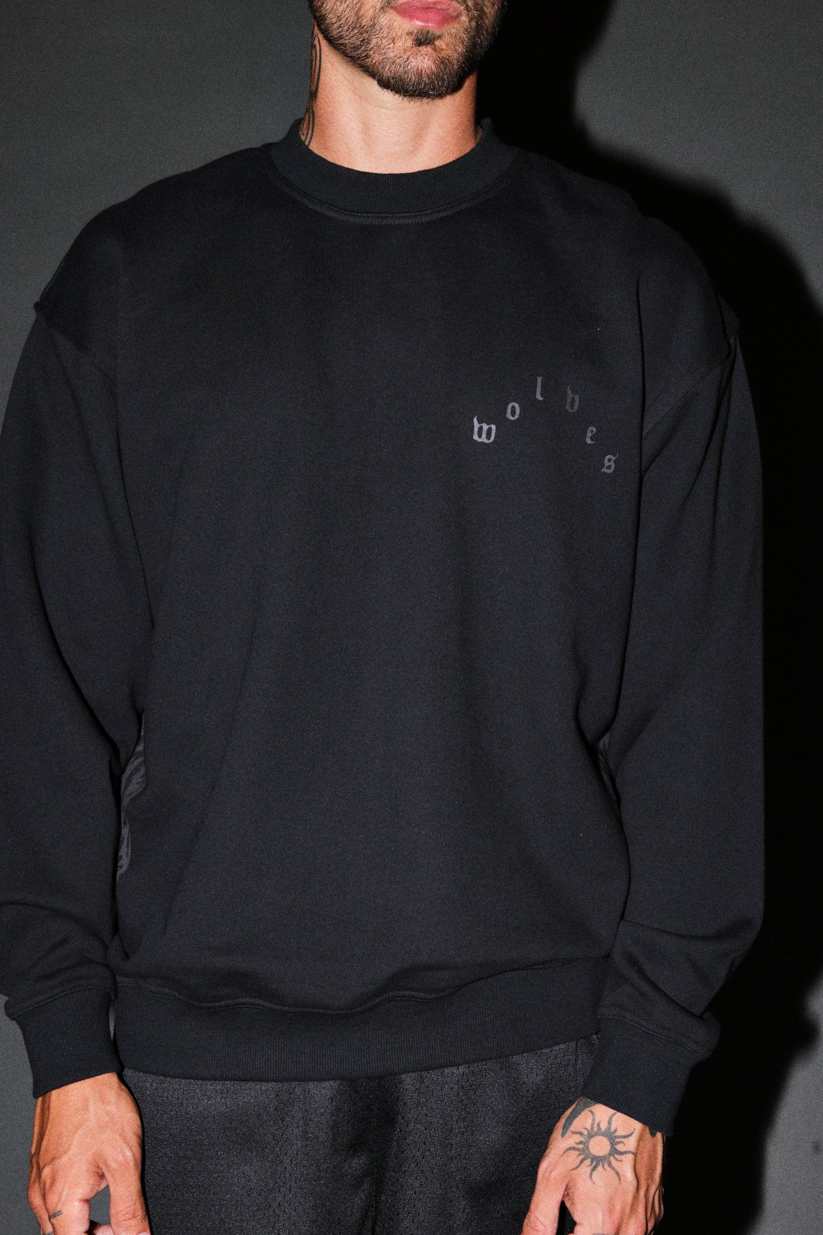 Lineage Frvr London Crewneck in Black — imagem 7