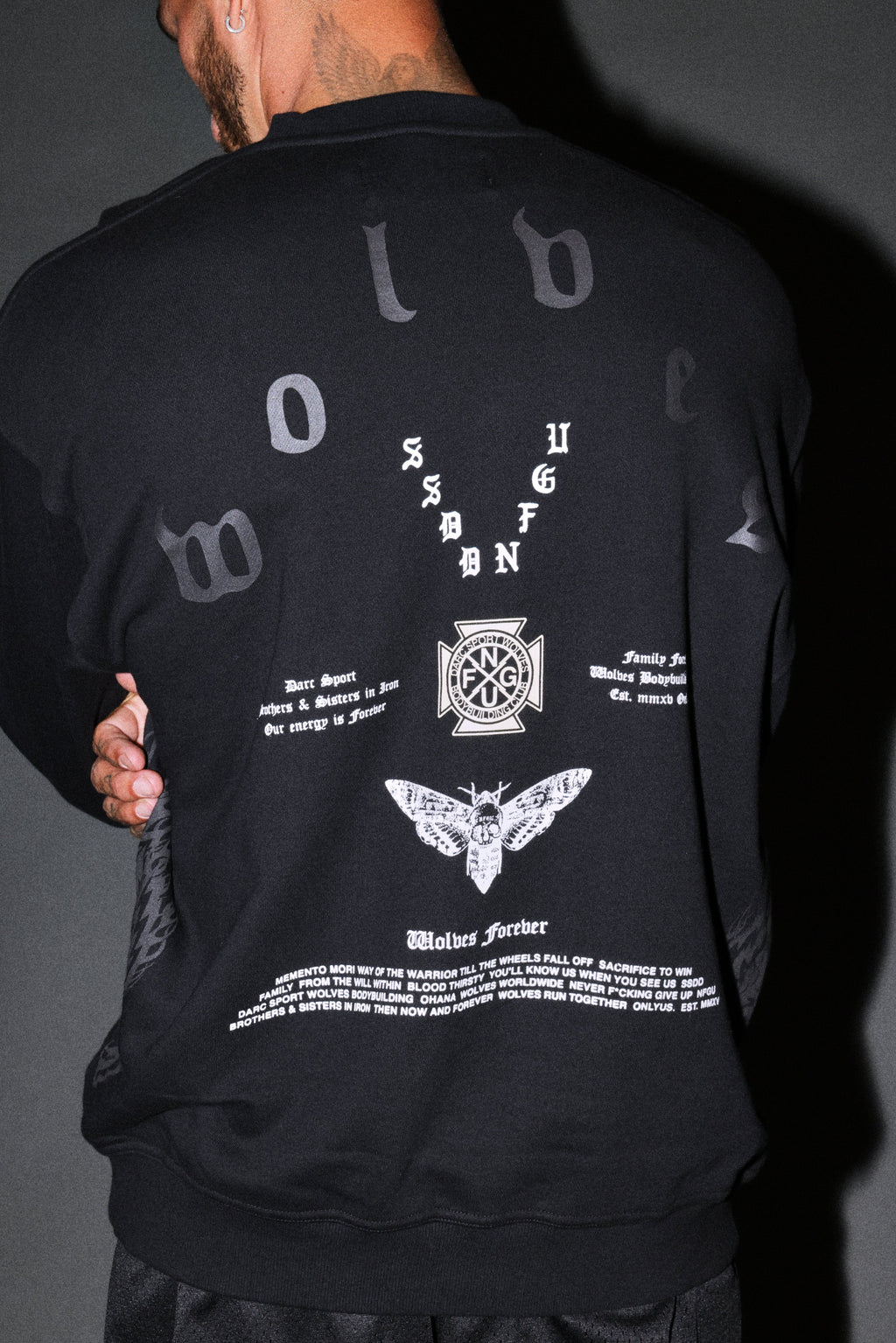 Lineage Frvr London Crewneck in Black — imagem 8