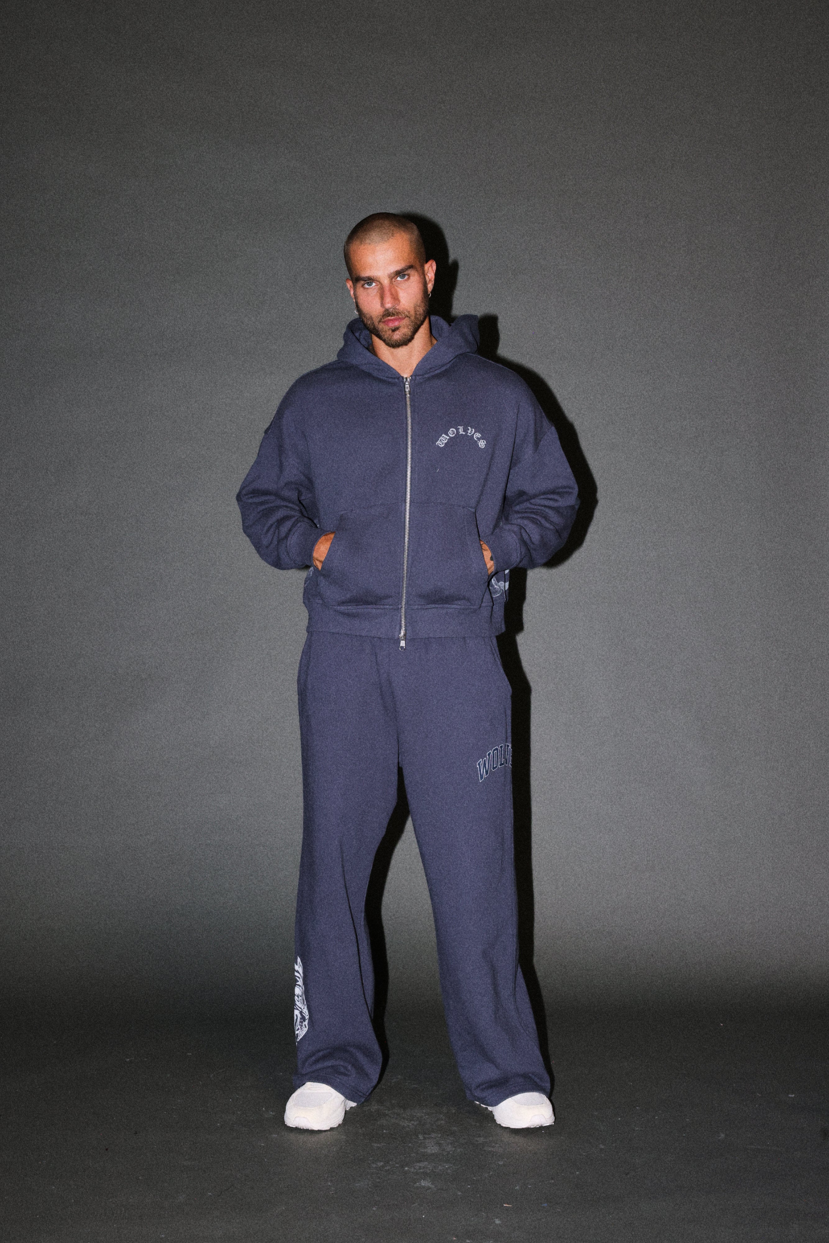 Loyalty Frvr Lennox Sweat Pants in Storm Blue — imagem 6