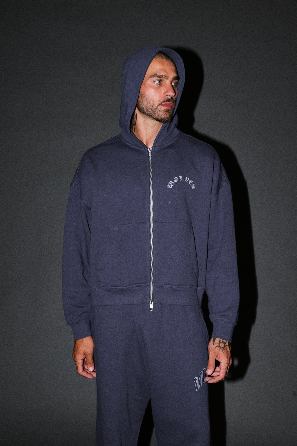 Wolves Never Back Down V2 Vex Double Zip Hoodie in Storm Blue — imagem 8