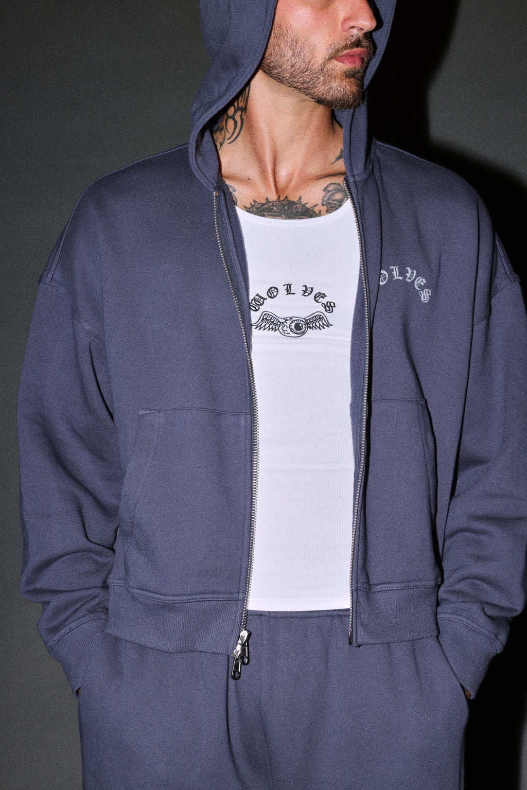 Wolves Never Back Down V2 Vex Double Zip Hoodie in Storm Blue — imagem 9