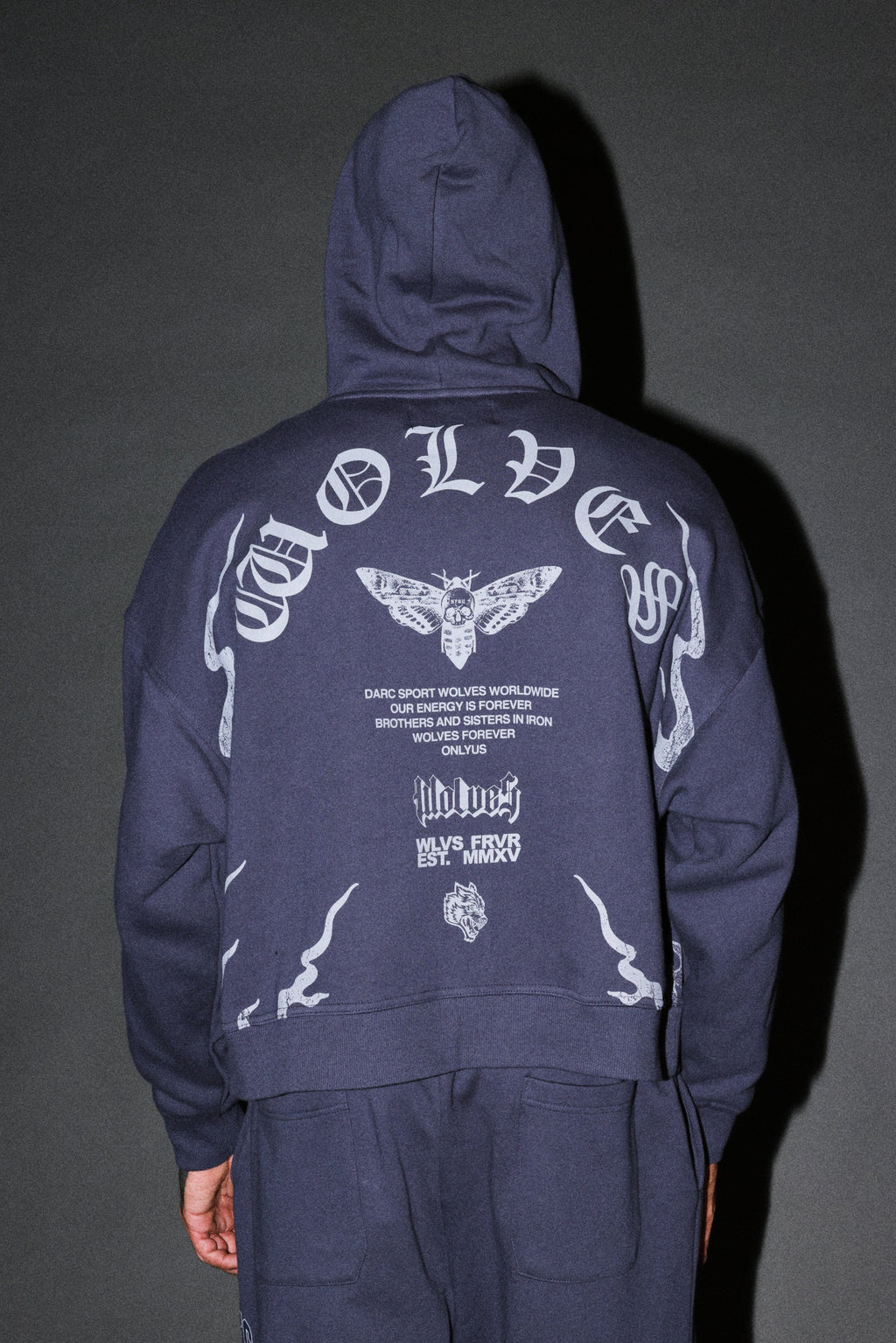 Wolves Never Back Down V2 Vex Double Zip Hoodie in Storm Blue — imagem 4
