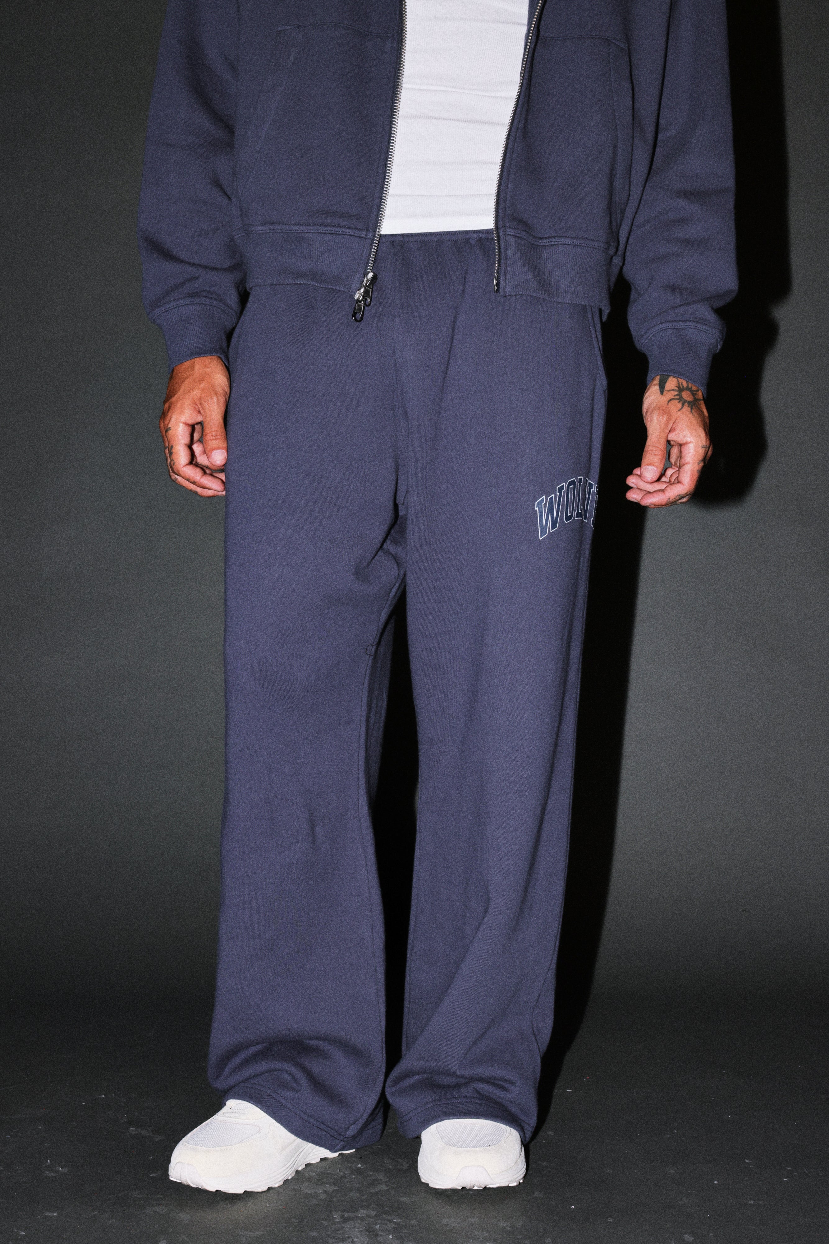 Loyalty Frvr Lennox Sweat Pants in Storm Blue — imagem 2